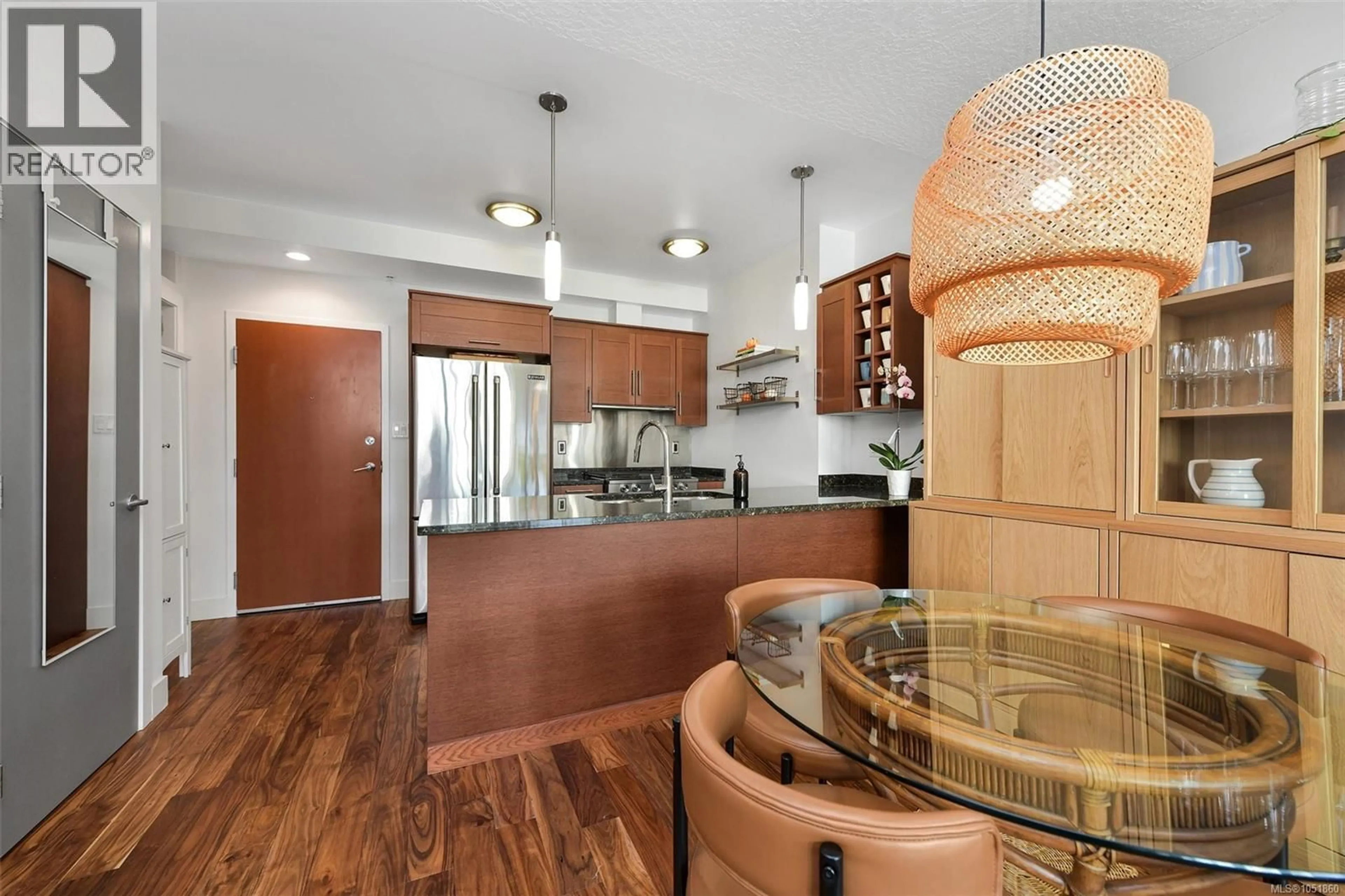 Contemporary kitchen, unknown for N305 - 737 HUMBOLDT STREET, Victoria British Columbia V8W1B1