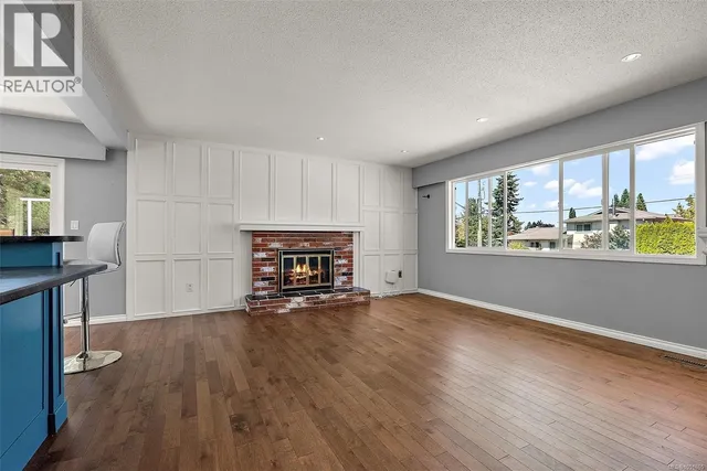 1839 SAN PEDRO AVENUE, Saanich 3