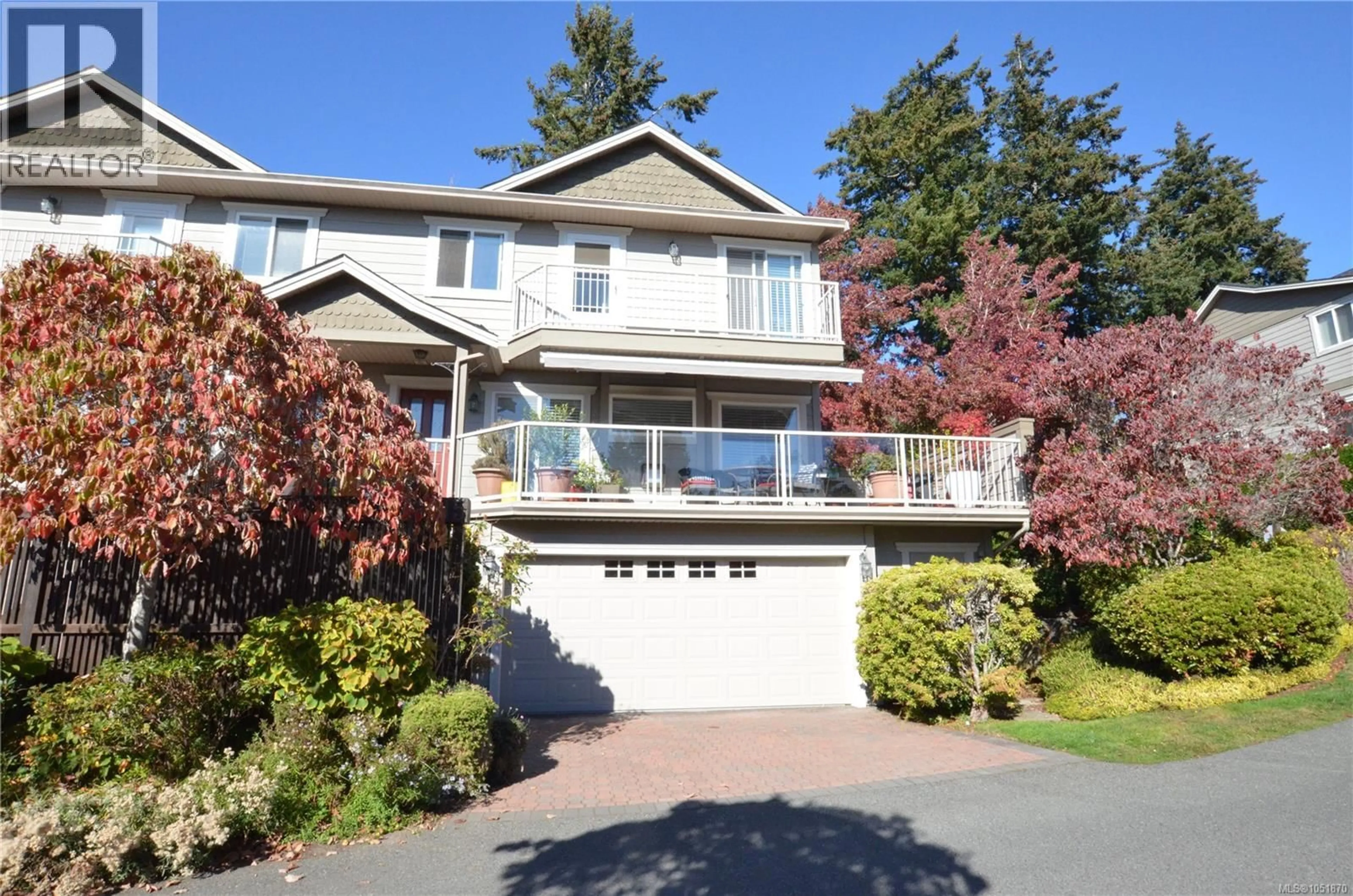 Home with vinyl exterior material, street for 15 - 118 ALDERSMITH PLACE, View Royal British Columbia V9A7M9