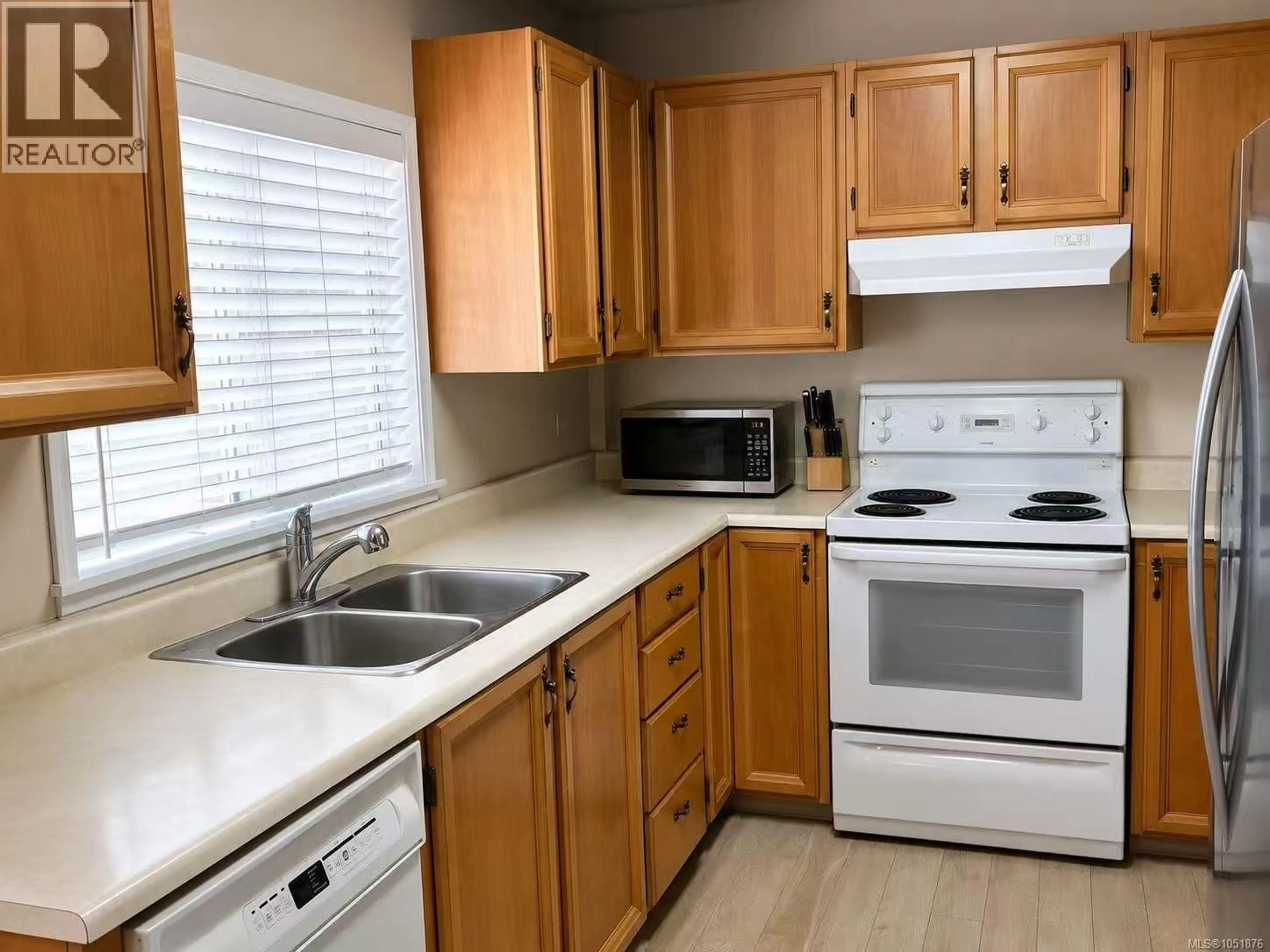 Standard kitchen, unknown for 6063 WALDBANK ROAD, Nanaimo British Columbia V9V1C7