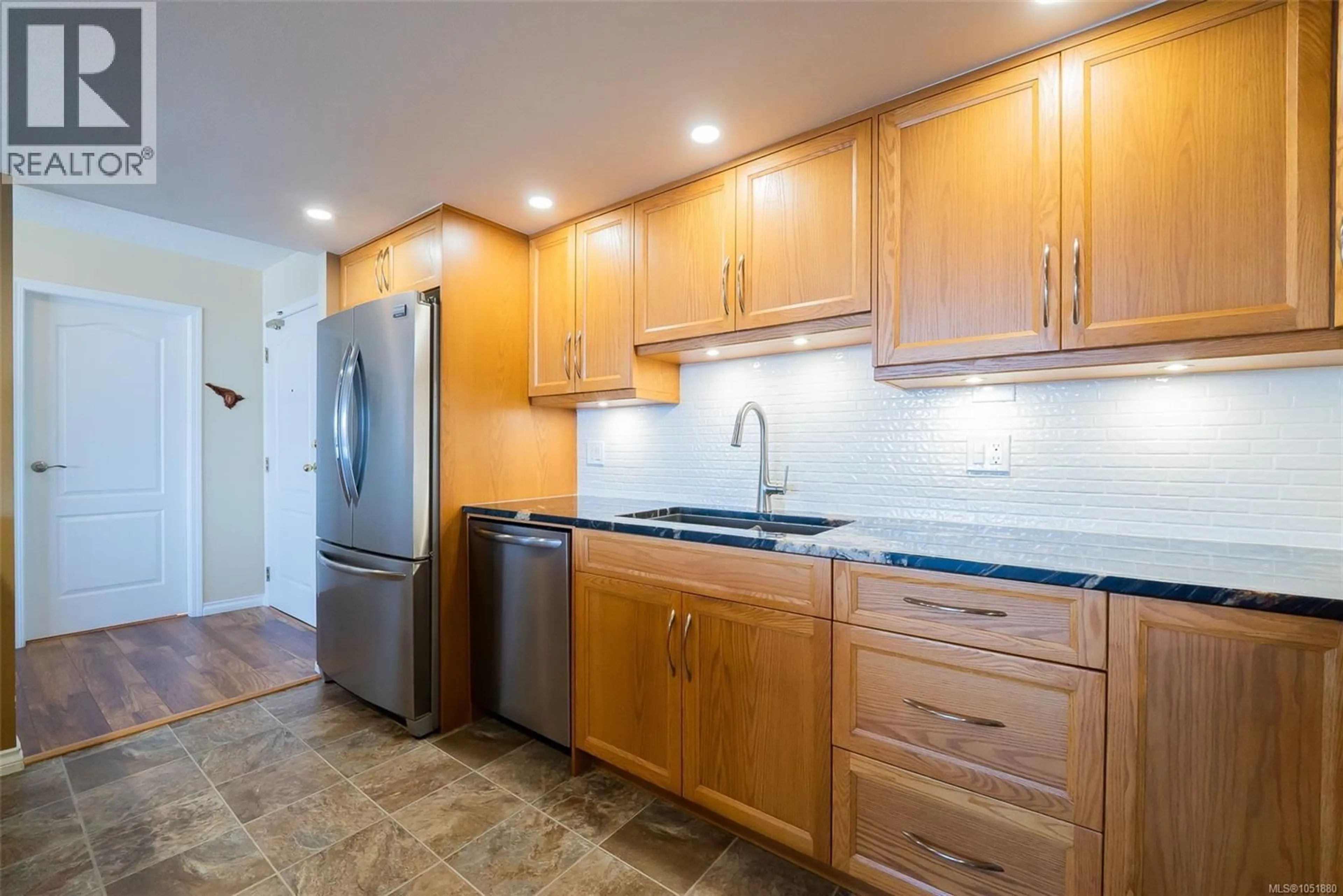 Standard kitchen, unknown for 311 - 158 PROMENADE DRIVE, Nanaimo British Columbia V9R6M7
