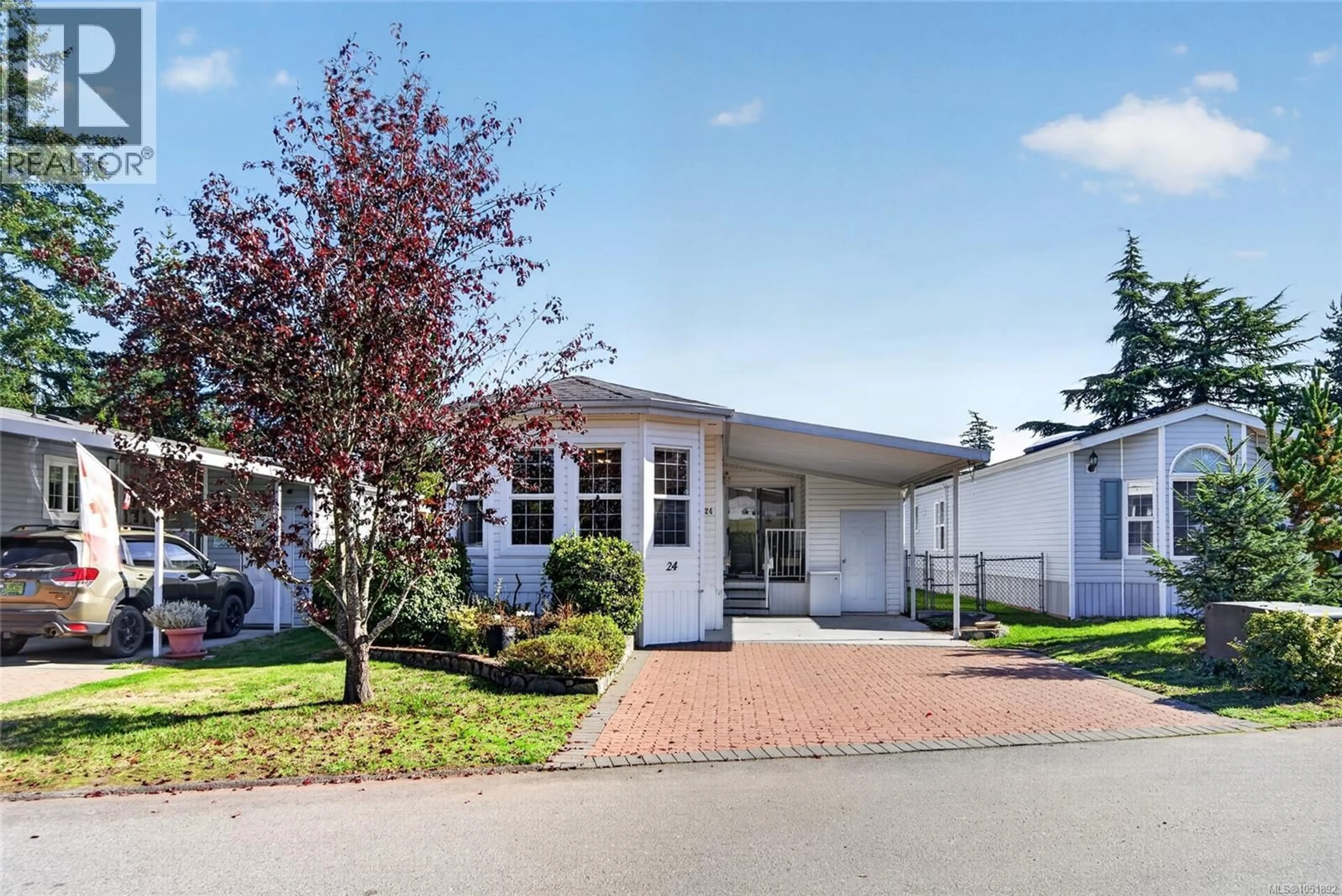 Home with vinyl exterior material, street for 24 - 7401 CENTRAL SAANICH ROAD, Central Saanich British Columbia V8M2B5