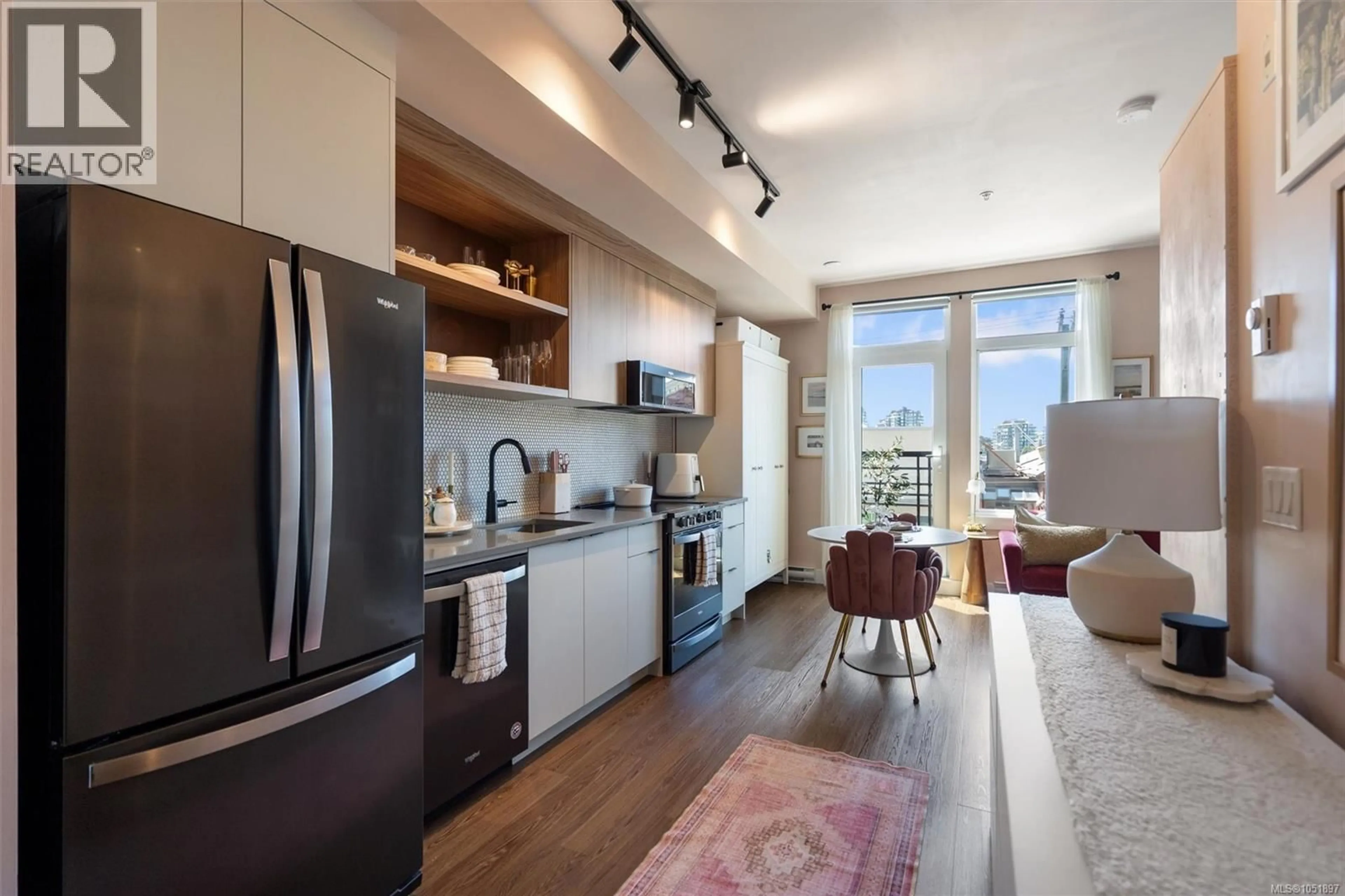 Open concept kitchen, unknown for 310 - 515 CHATHAM STREET, Victoria British Columbia V8T0C8