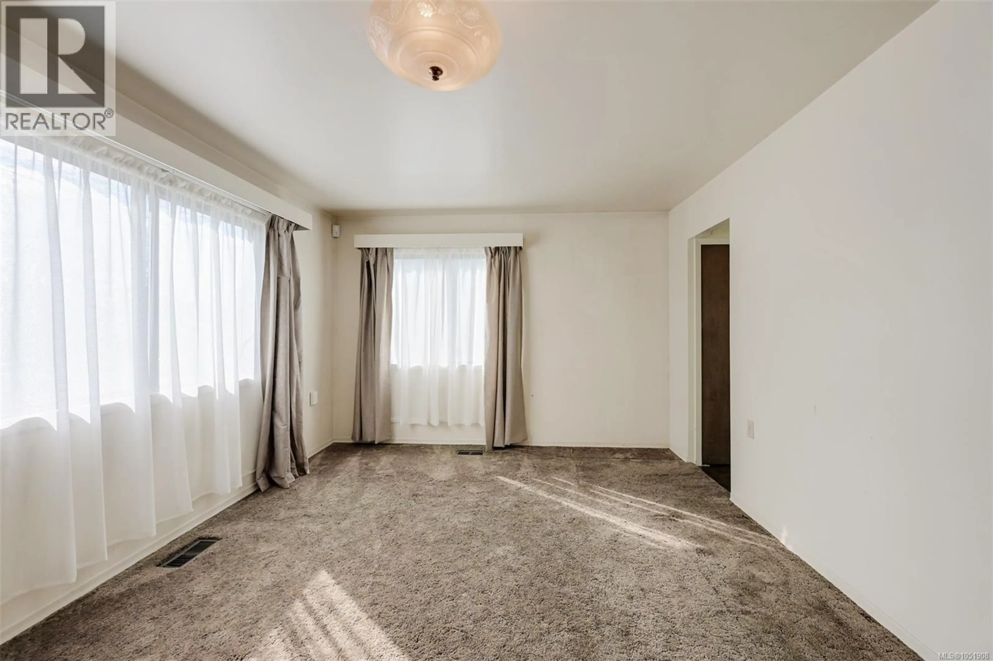 A pic of a room for 948 DUNSMUIR ROAD, Esquimalt British Columbia V9A5C3