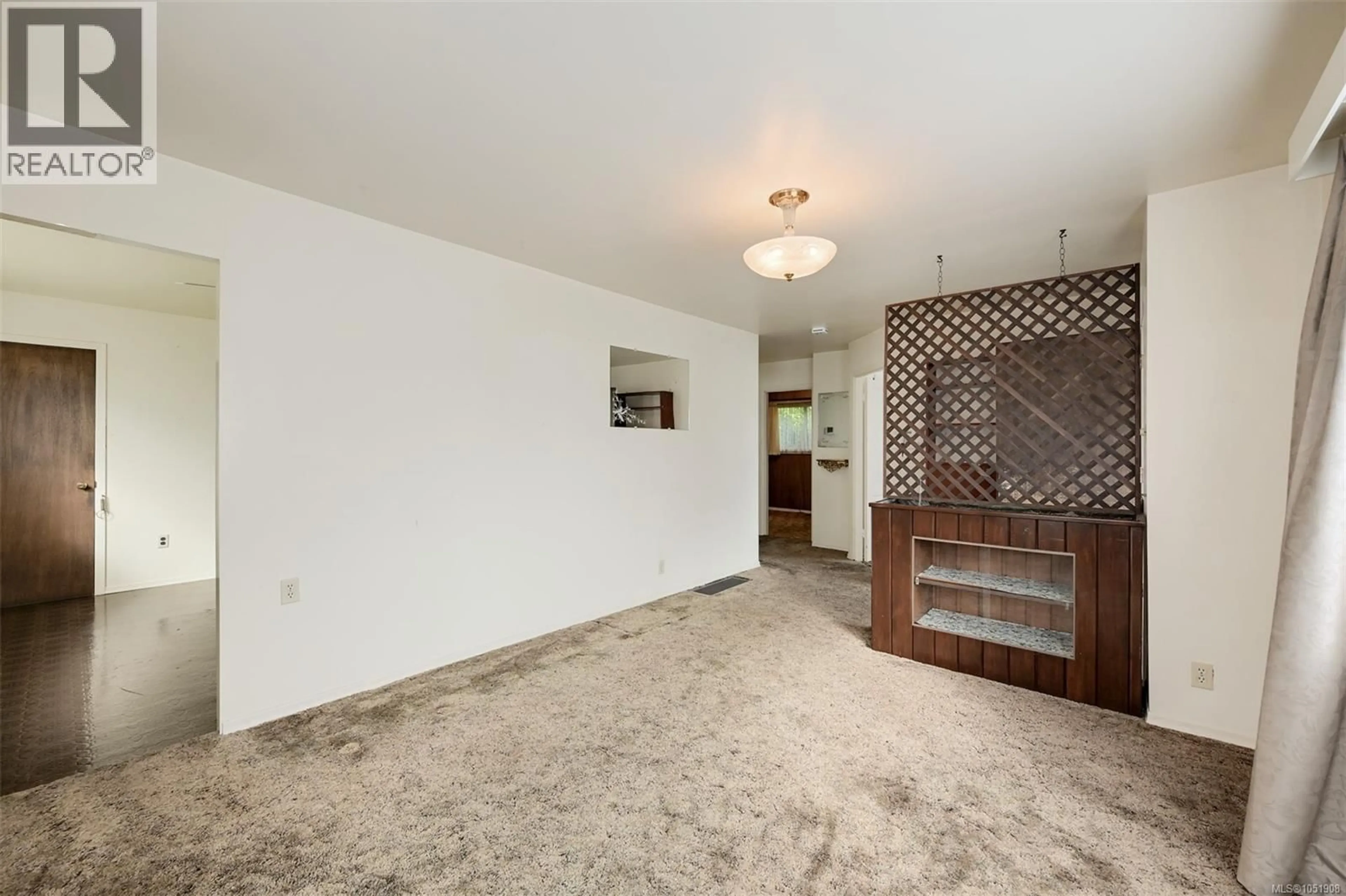 A pic of a room for 948 DUNSMUIR ROAD, Esquimalt British Columbia V9A5C3