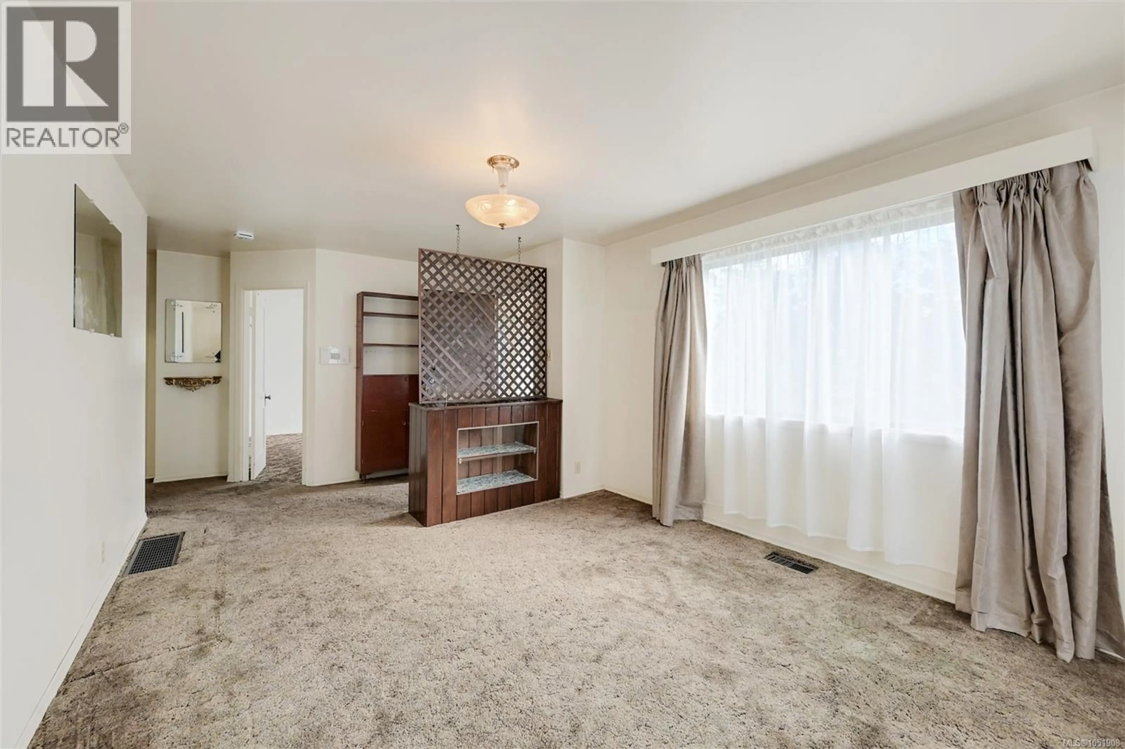 A pic of a room for 948 DUNSMUIR ROAD, Esquimalt British Columbia V9A5C3