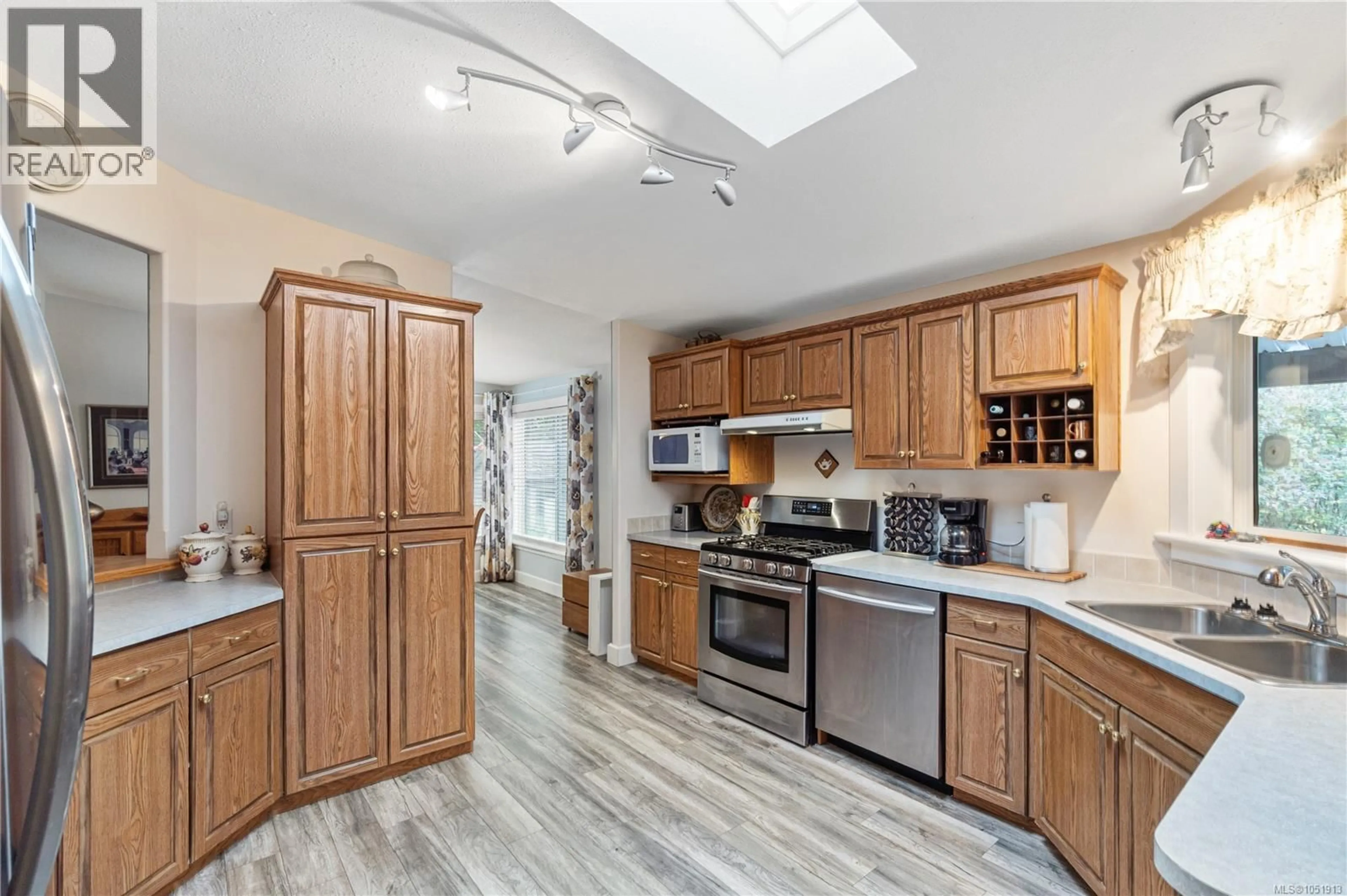 Open concept kitchen, ceramic/tile floor for 119 - 1391 PRICE ROAD, Errington British Columbia V9P2W1