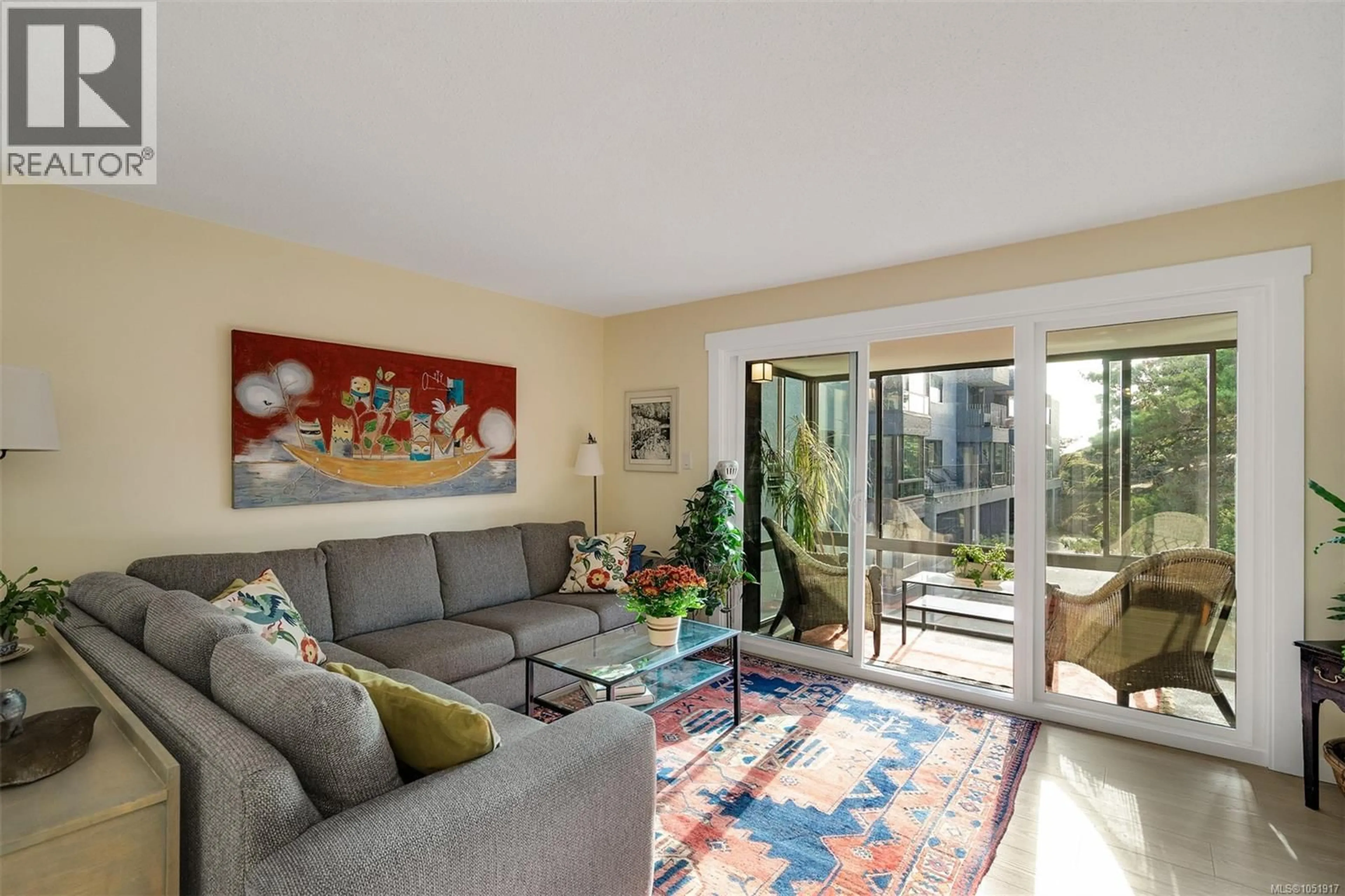 Living room with furniture, unknown for 416 - 1433 FAIRCLIFF LANE, Victoria British Columbia V8S3J6