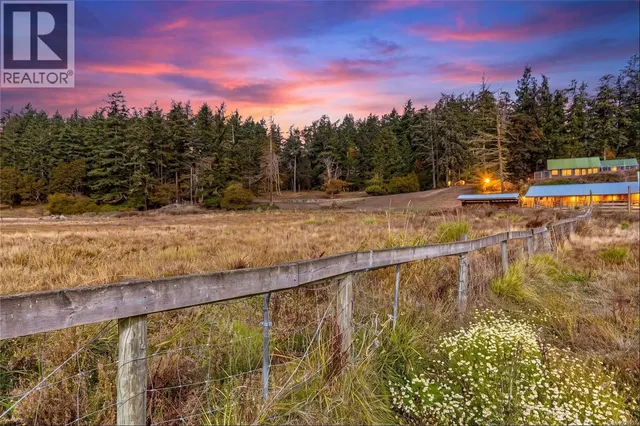 4170 GRANVILLE AVENUE, Saanich 5
