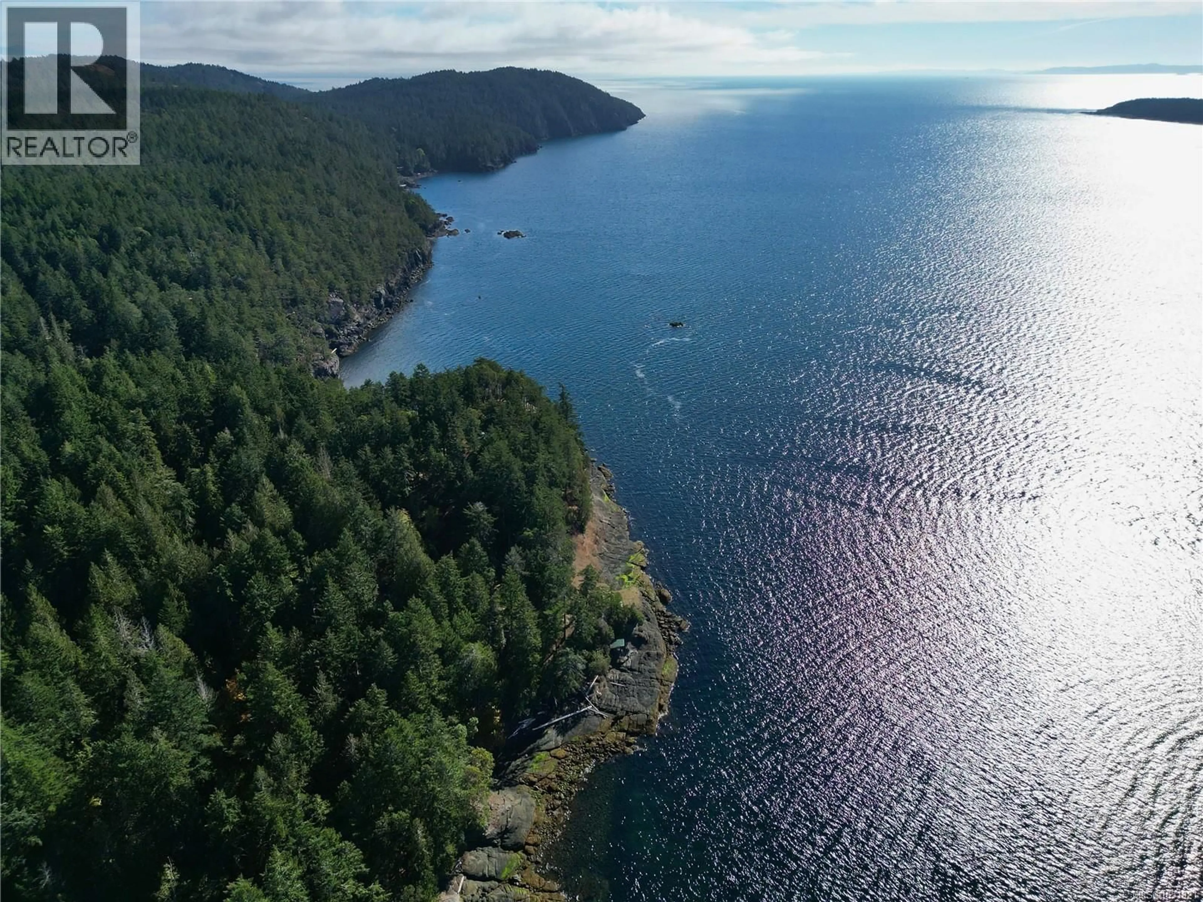 A pic from outside/outdoor area/front of a property/back of a property/a pic from drone, water/lake/river/ocean view for 3 GRANT ROAD, Lasqueti Island British Columbia V0R2J0