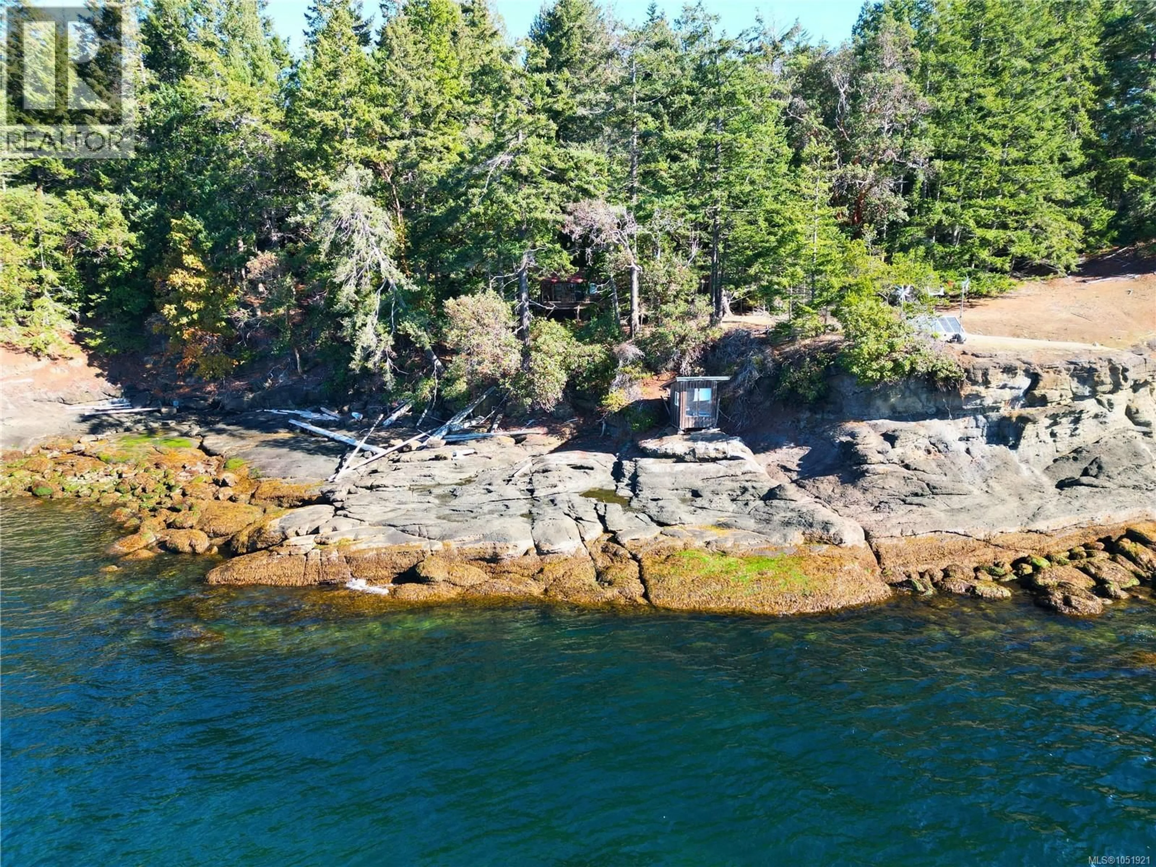 A pic from outside/outdoor area/front of a property/back of a property/a pic from drone, water/lake/river/ocean view for 3 GRANT ROAD, Lasqueti Island British Columbia V0R2J0
