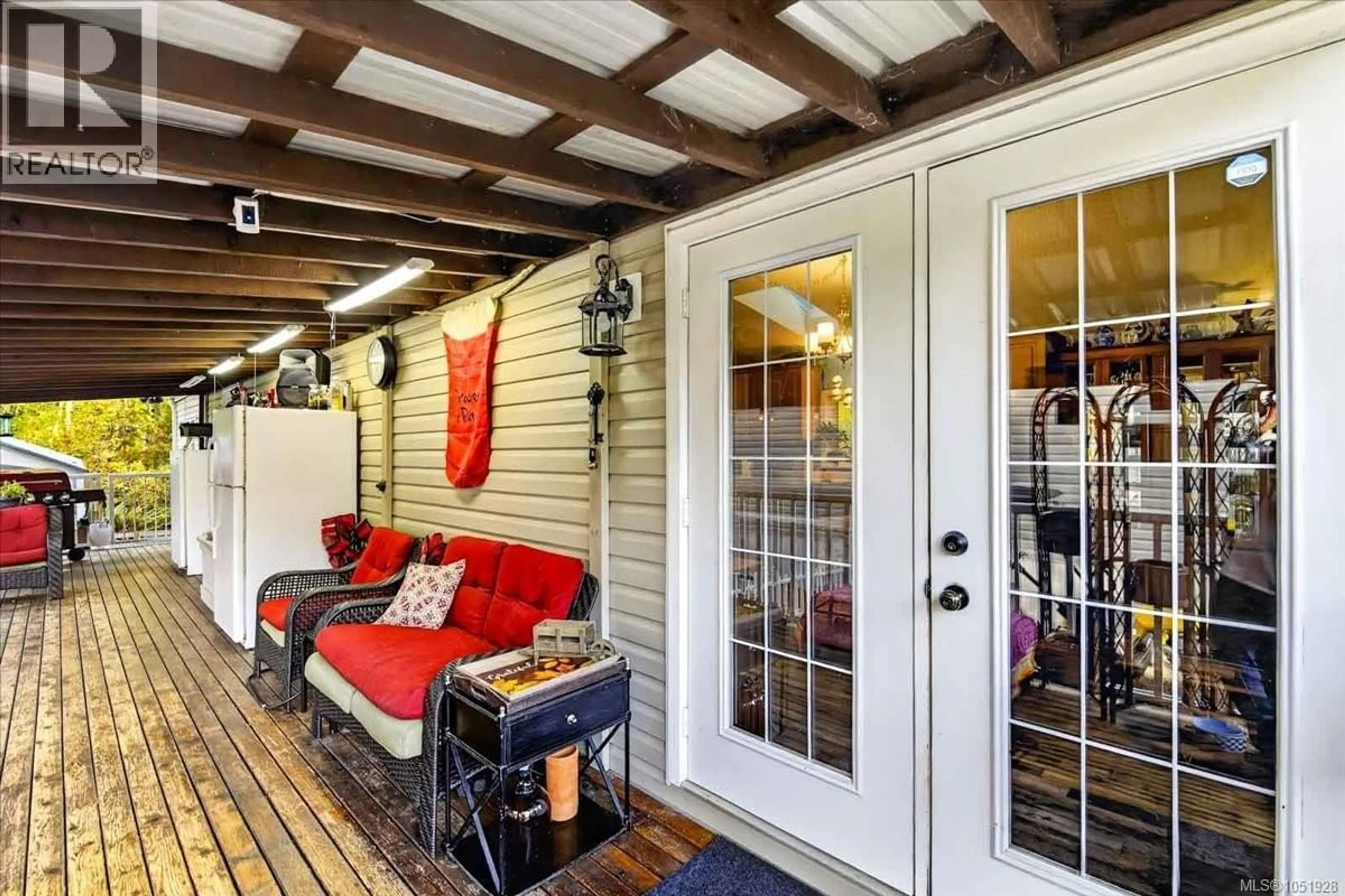 Indoor entryway for 3 - 10325 LAKESHORE ROAD, Port Alberni British Columbia V9Y8Z6