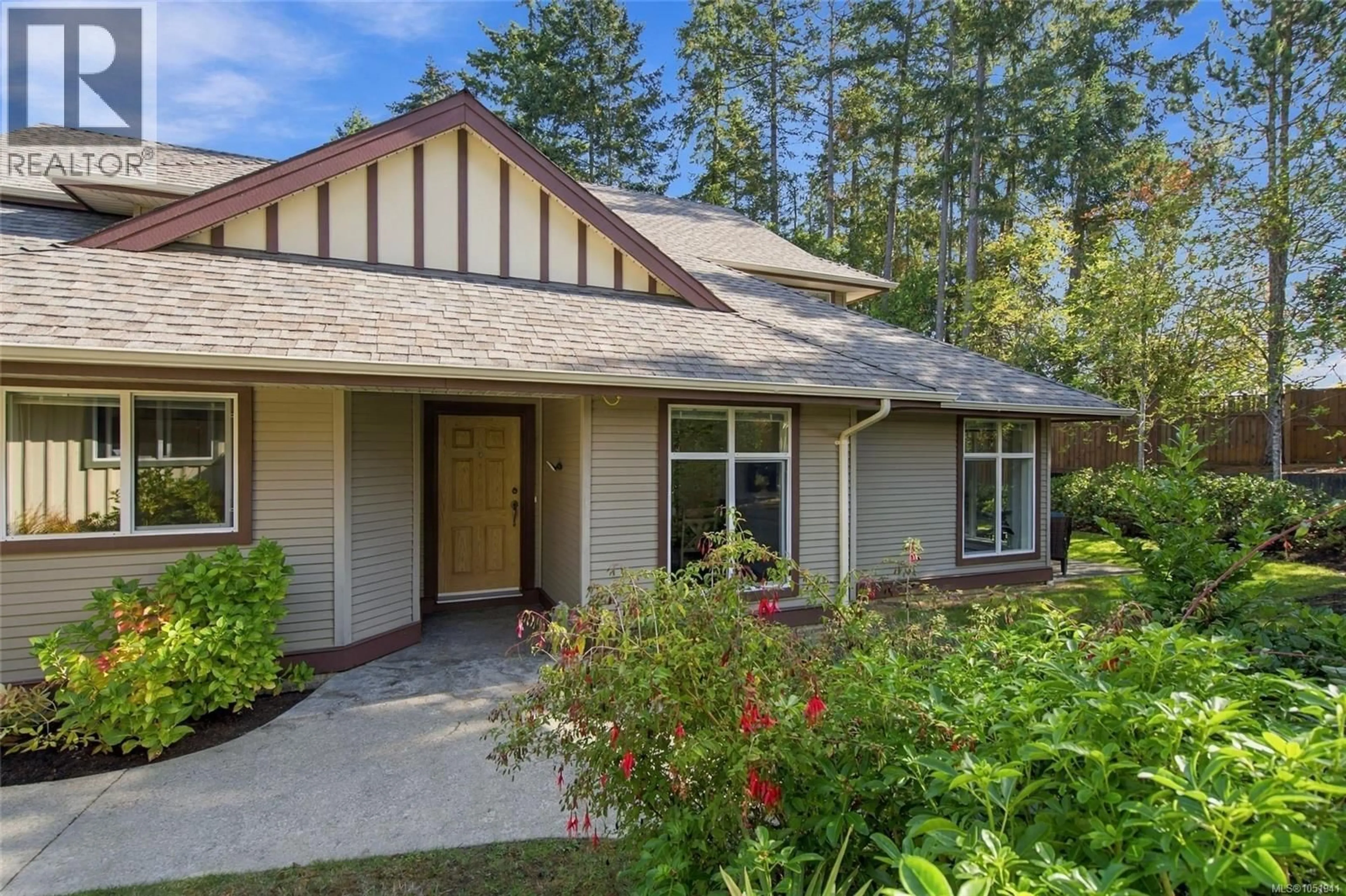 Home with vinyl exterior material, unknown for 4 - 340 YOUNG STREET, Parksville British Columbia V9P1C5