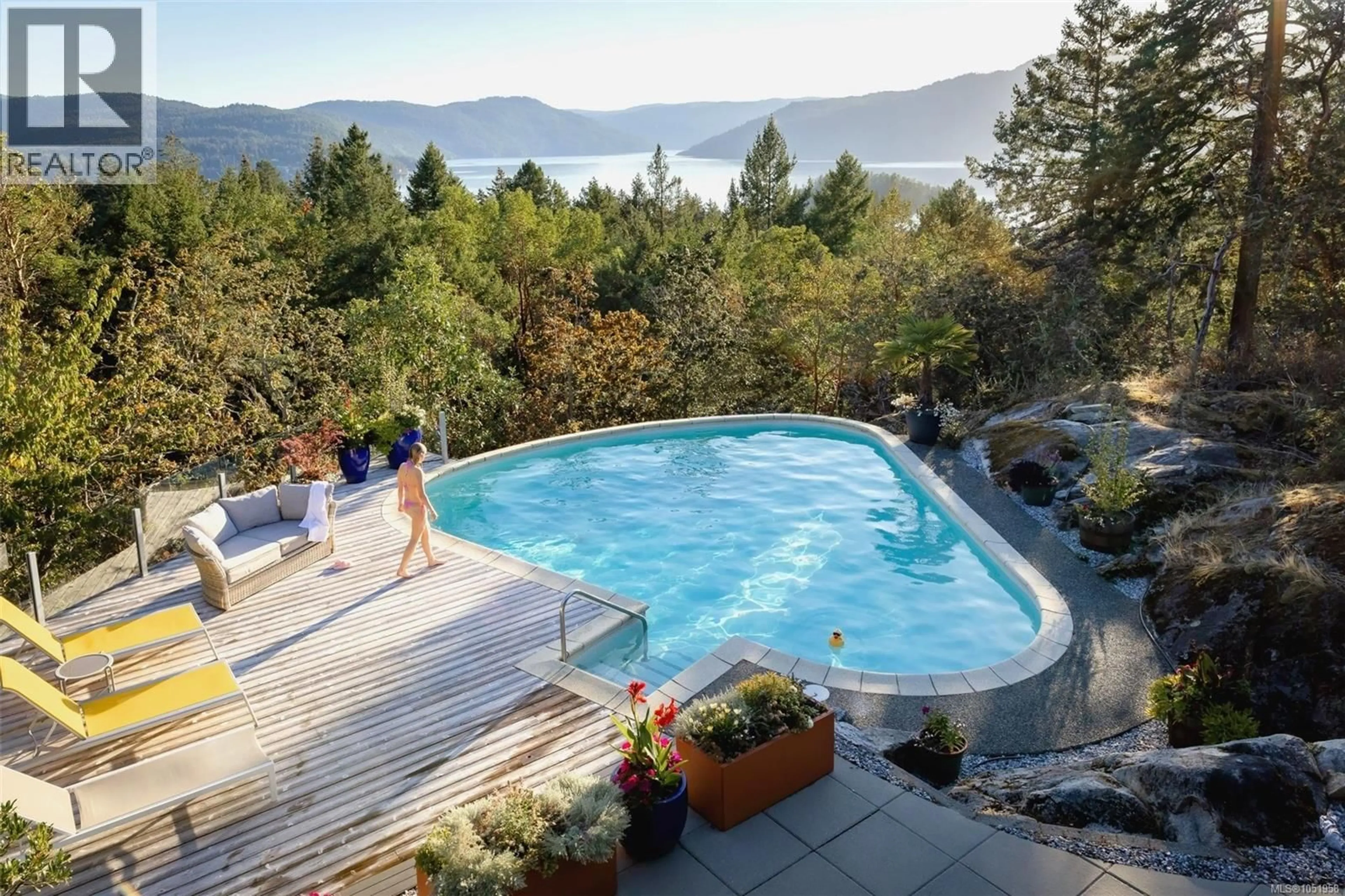 Pool for 8074 MCPHAIL ROAD, Central Saanich British Columbia V8M1S3