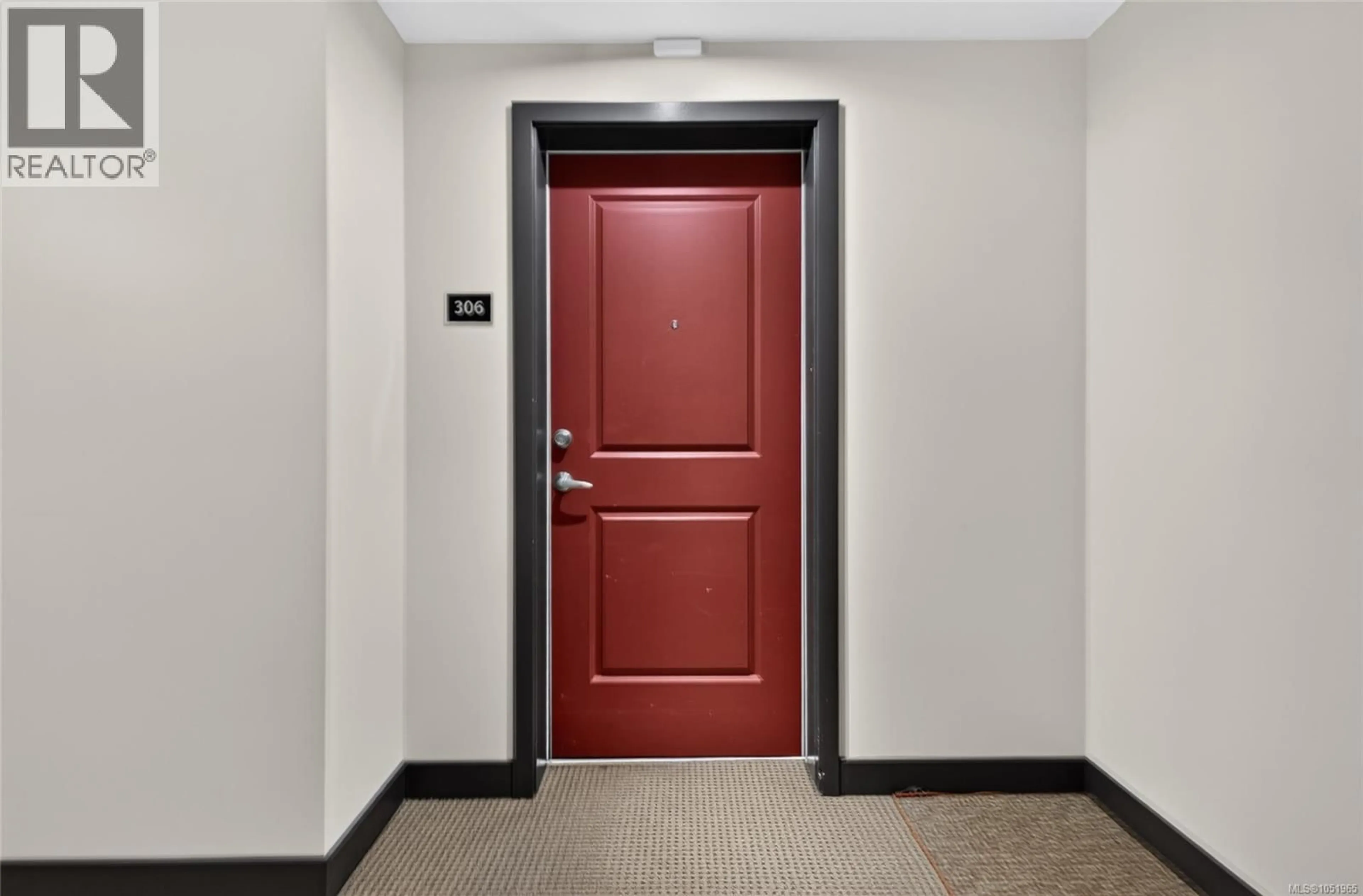 Indoor foyer for 306 - 4394 WEST SAANICH ROAD, Saanich British Columbia V8Z0B5