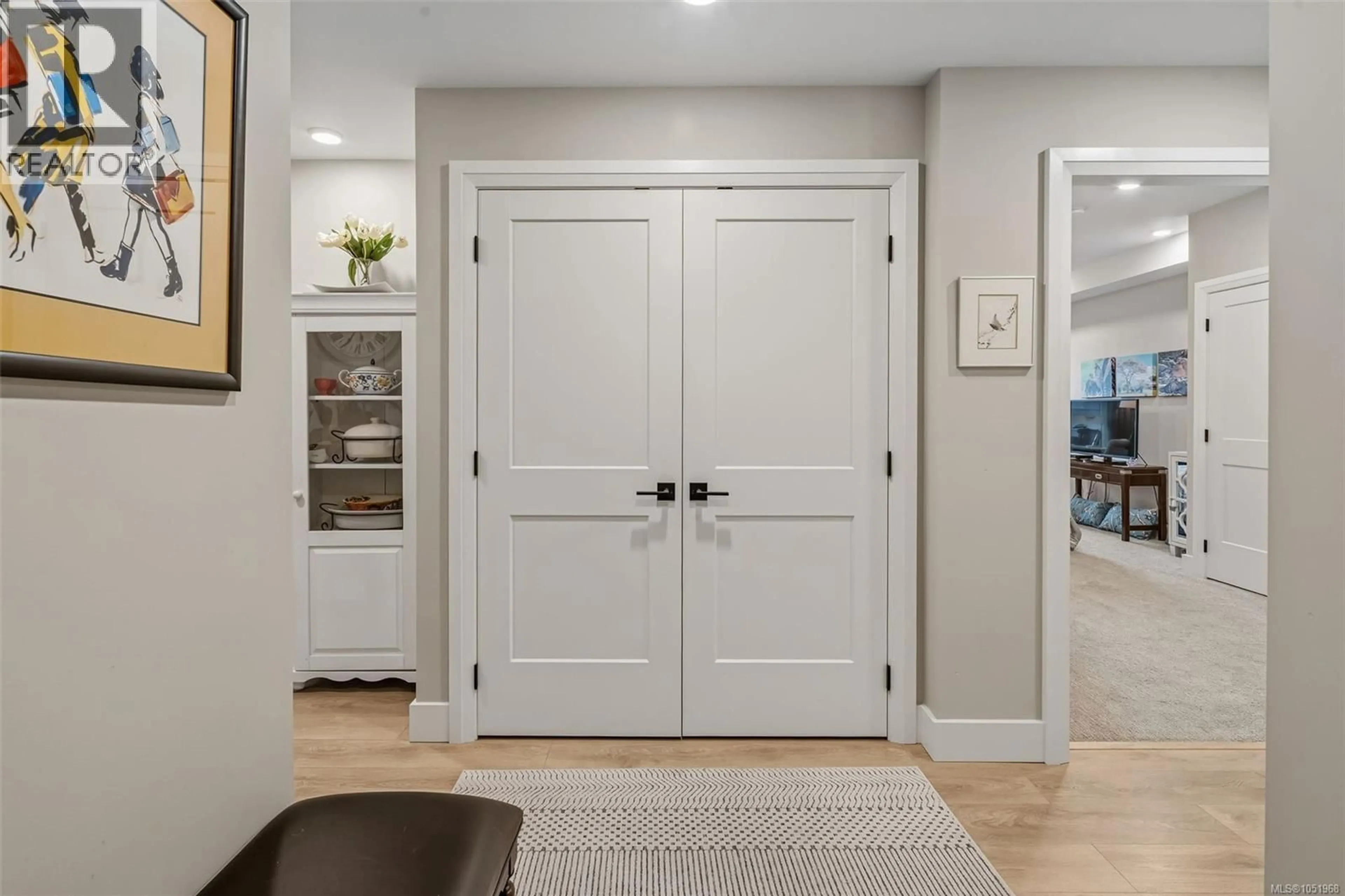 Indoor entryway for 207 - 741 TRAVINO LANE, Saanich British Columbia V8Z0G3