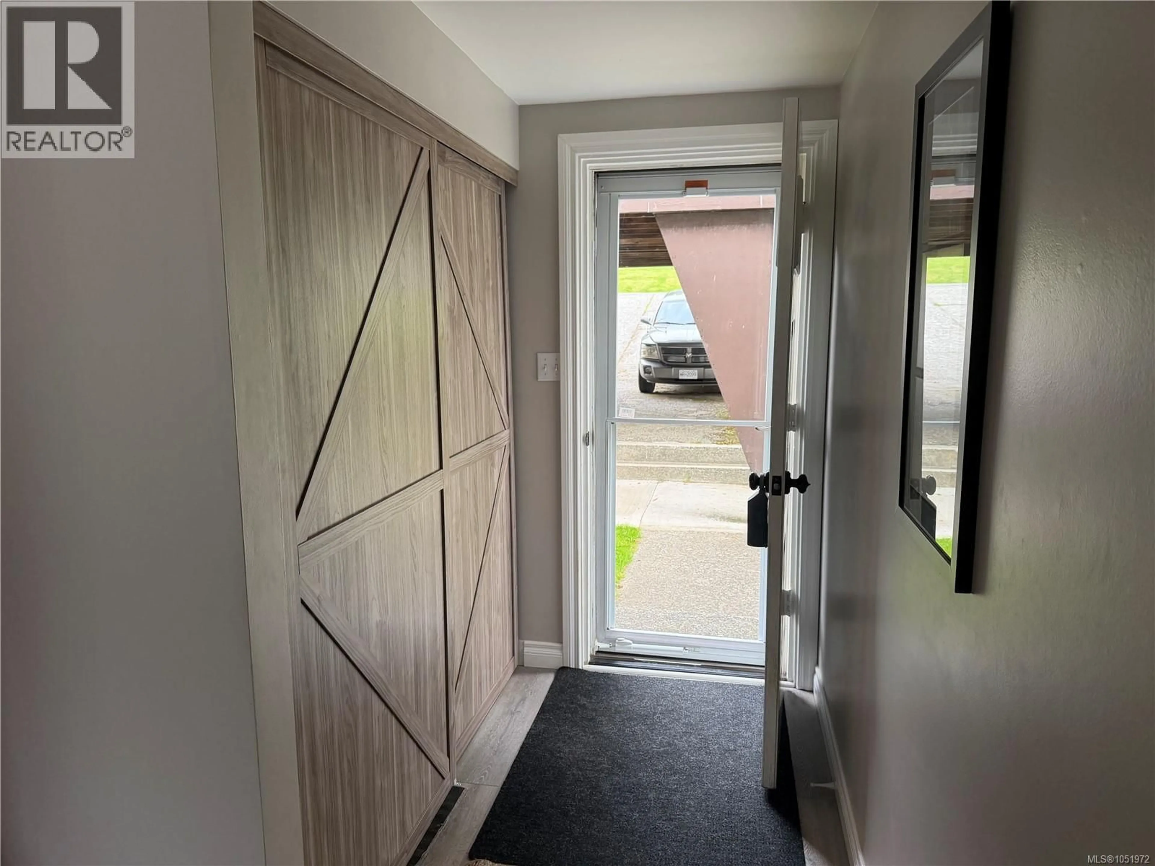 Indoor entryway for 202 HAIDA AVENUE, Port Alice British Columbia V0N2N0