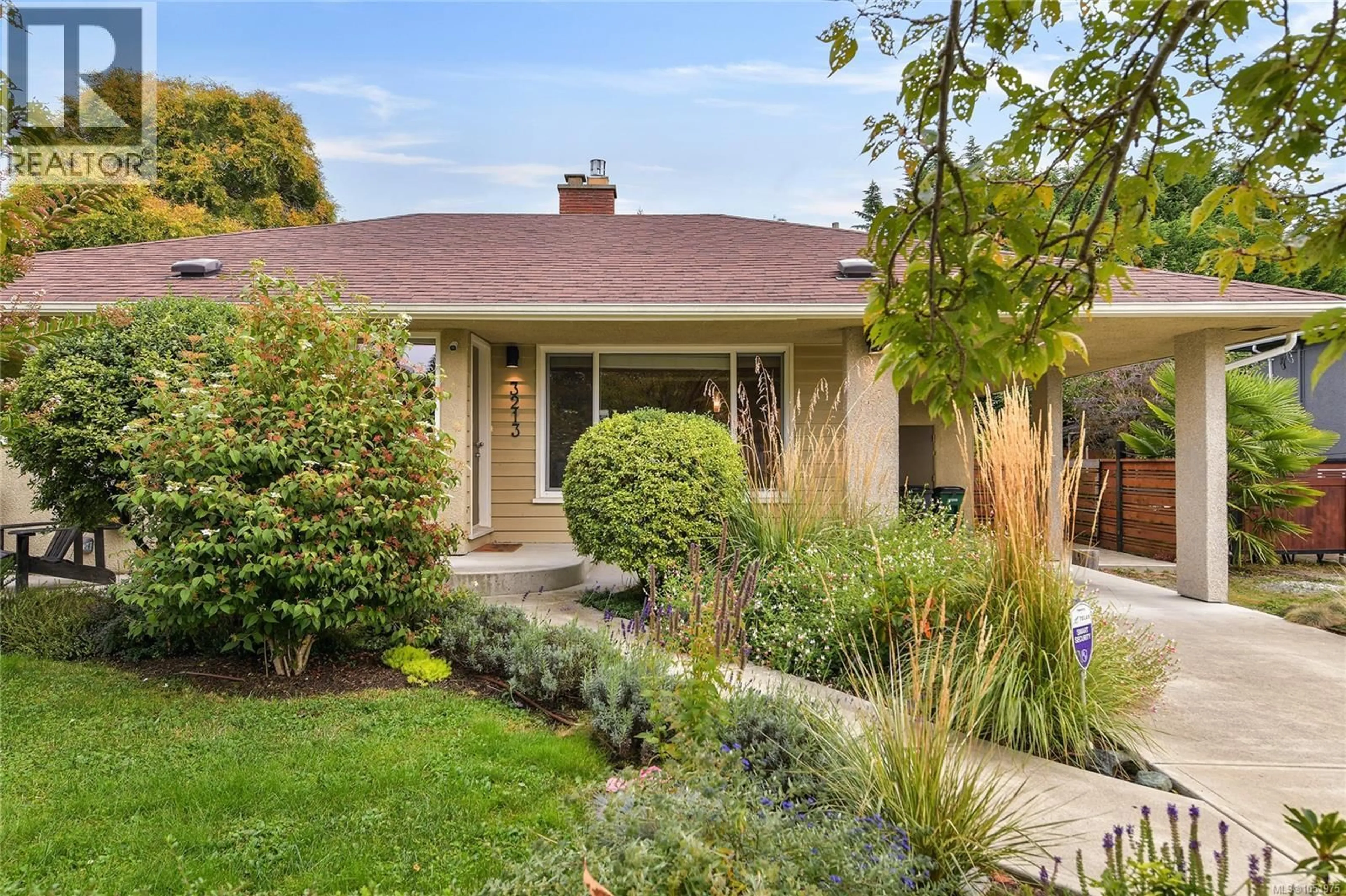 Home with brick exterior material, street for 3213 ALDRIDGE STREET, Saanich British Columbia V8P4L7