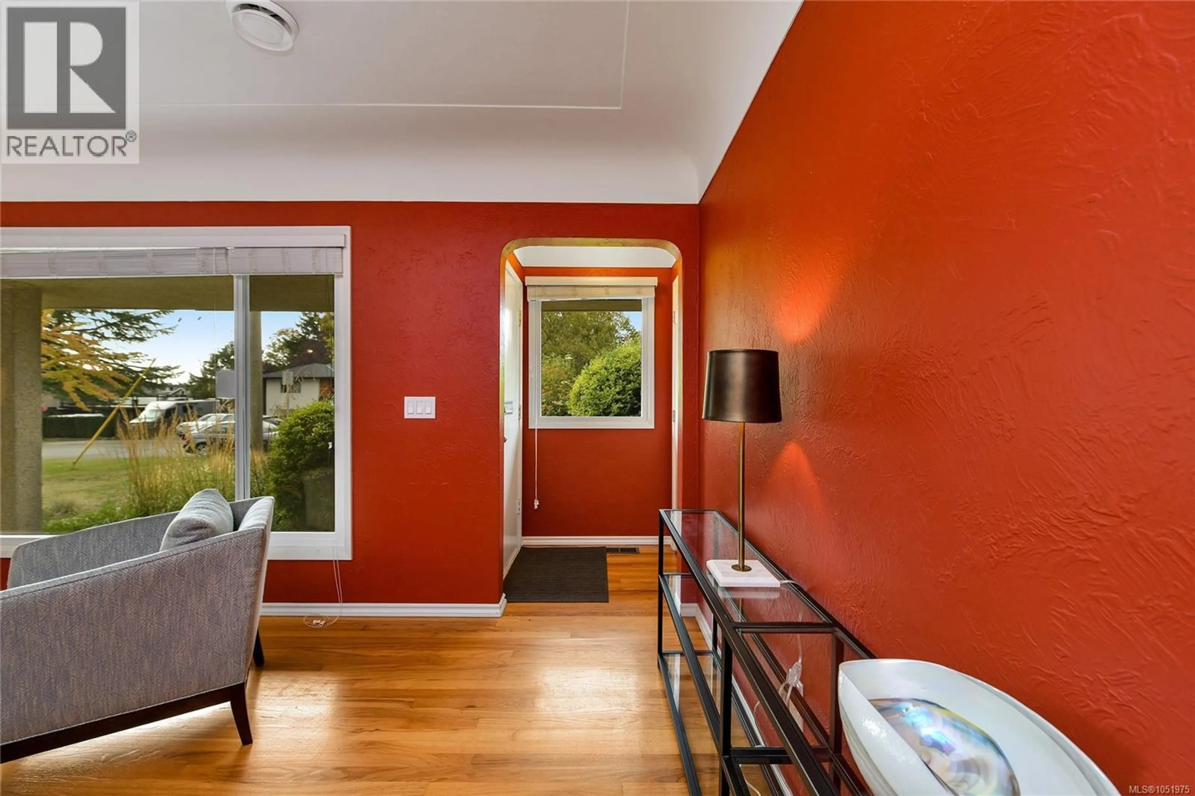 Indoor entryway for 3213 ALDRIDGE STREET, Saanich British Columbia V8P4L7