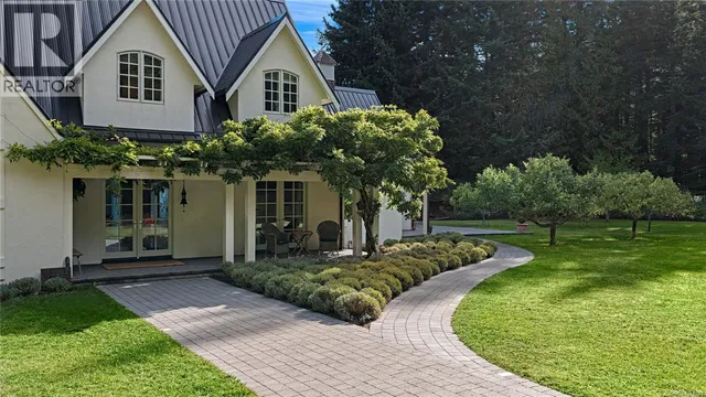 377 SEYMOUR HEIGHTS, Salt Spring 3