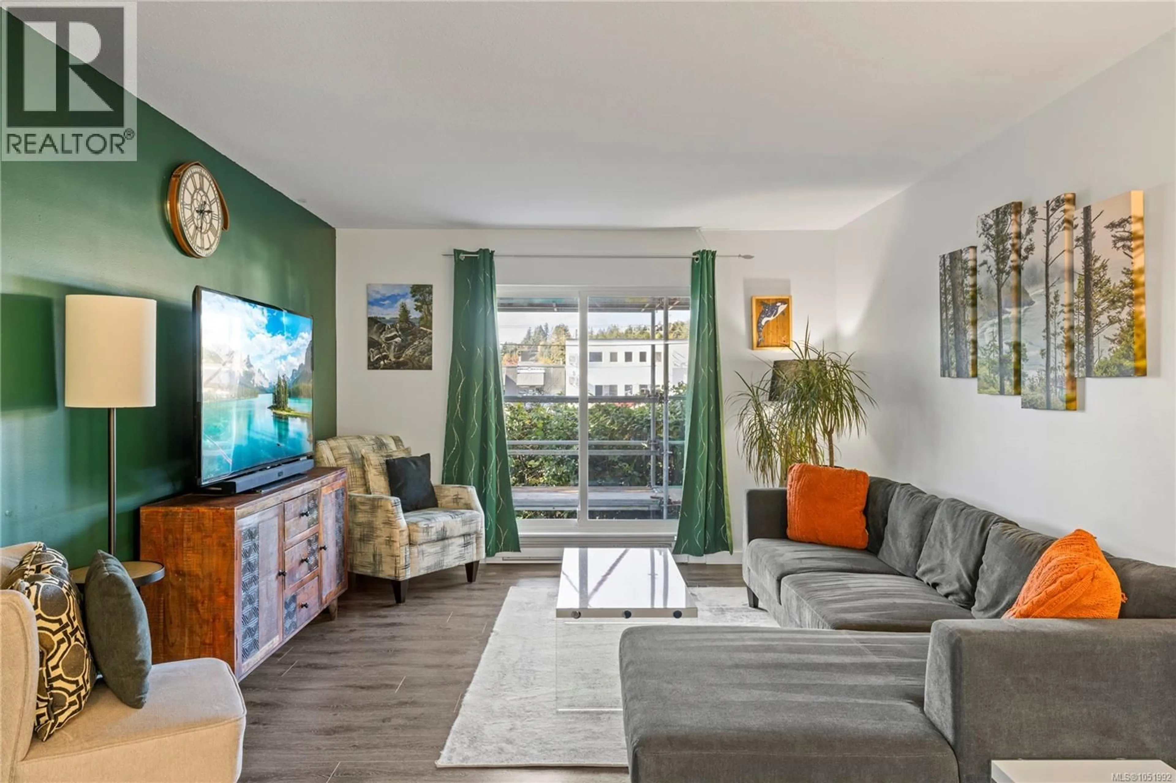 Living room with furniture, unknown for 214 - 3185 BARONS ROAD, Nanaimo British Columbia V9T5T3