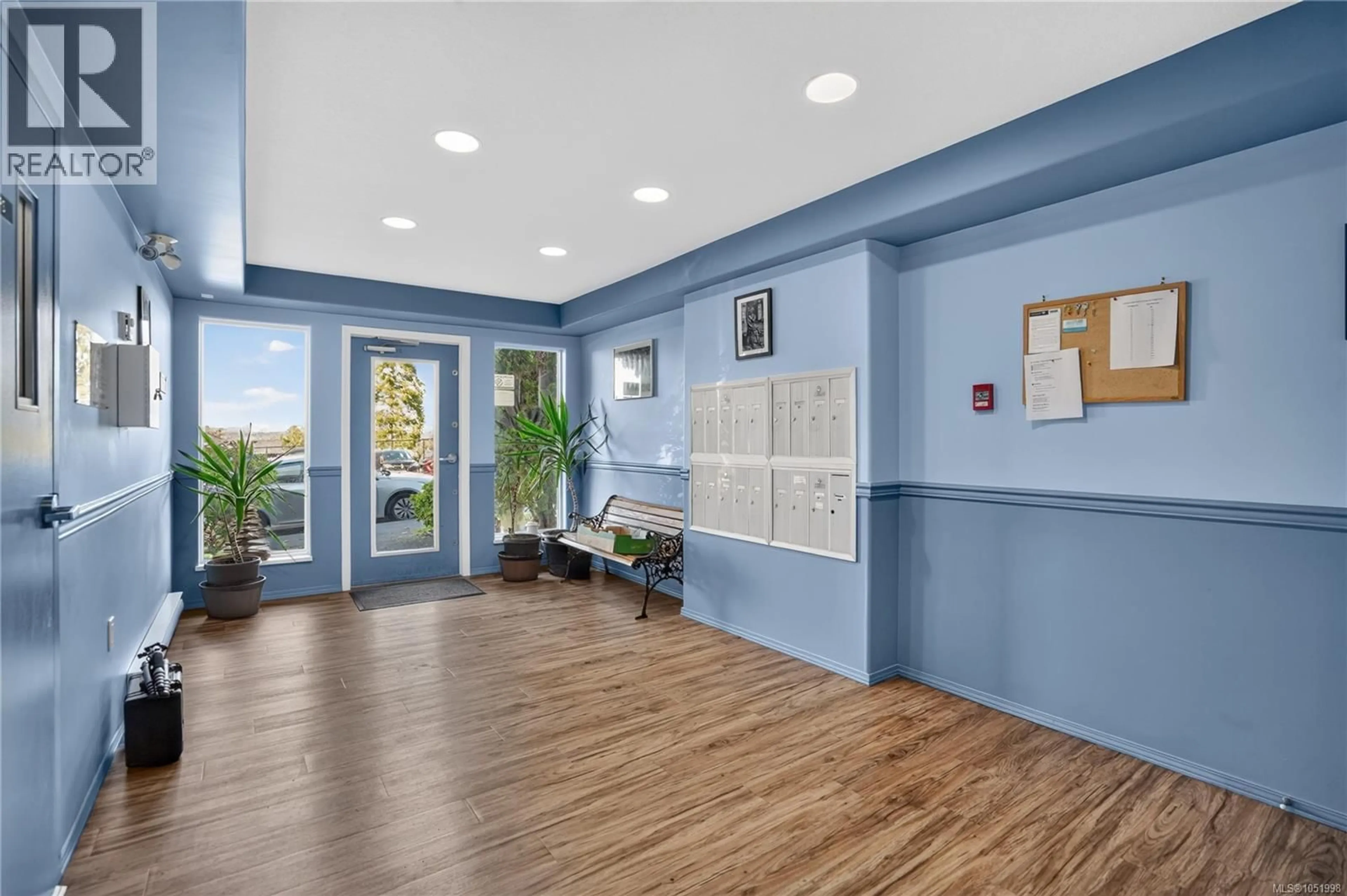 Indoor foyer for 304 - 5170 ANGUS STREET, Port Alberni British Columbia V9Y8E7