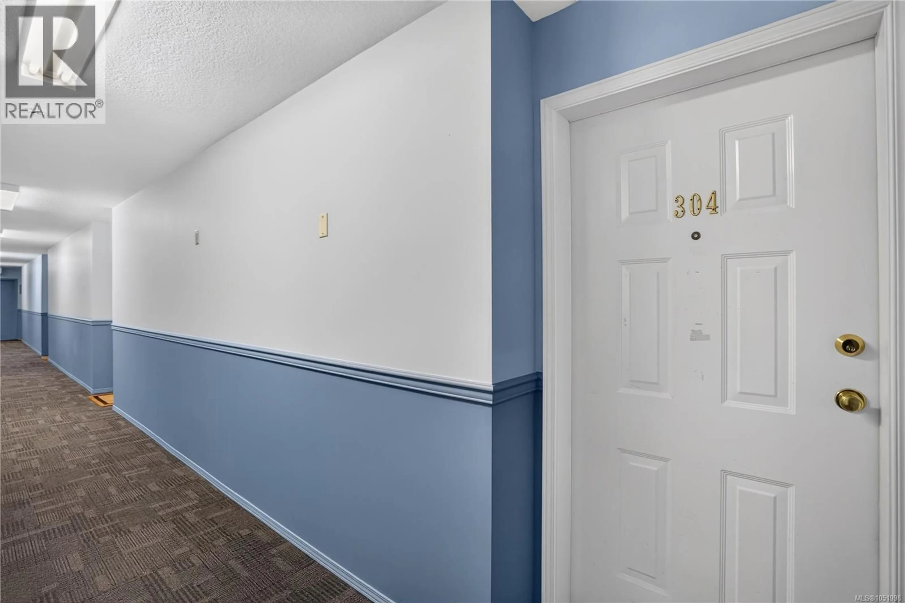 Indoor foyer for 304 - 5170 ANGUS STREET, Port Alberni British Columbia V9Y8E7