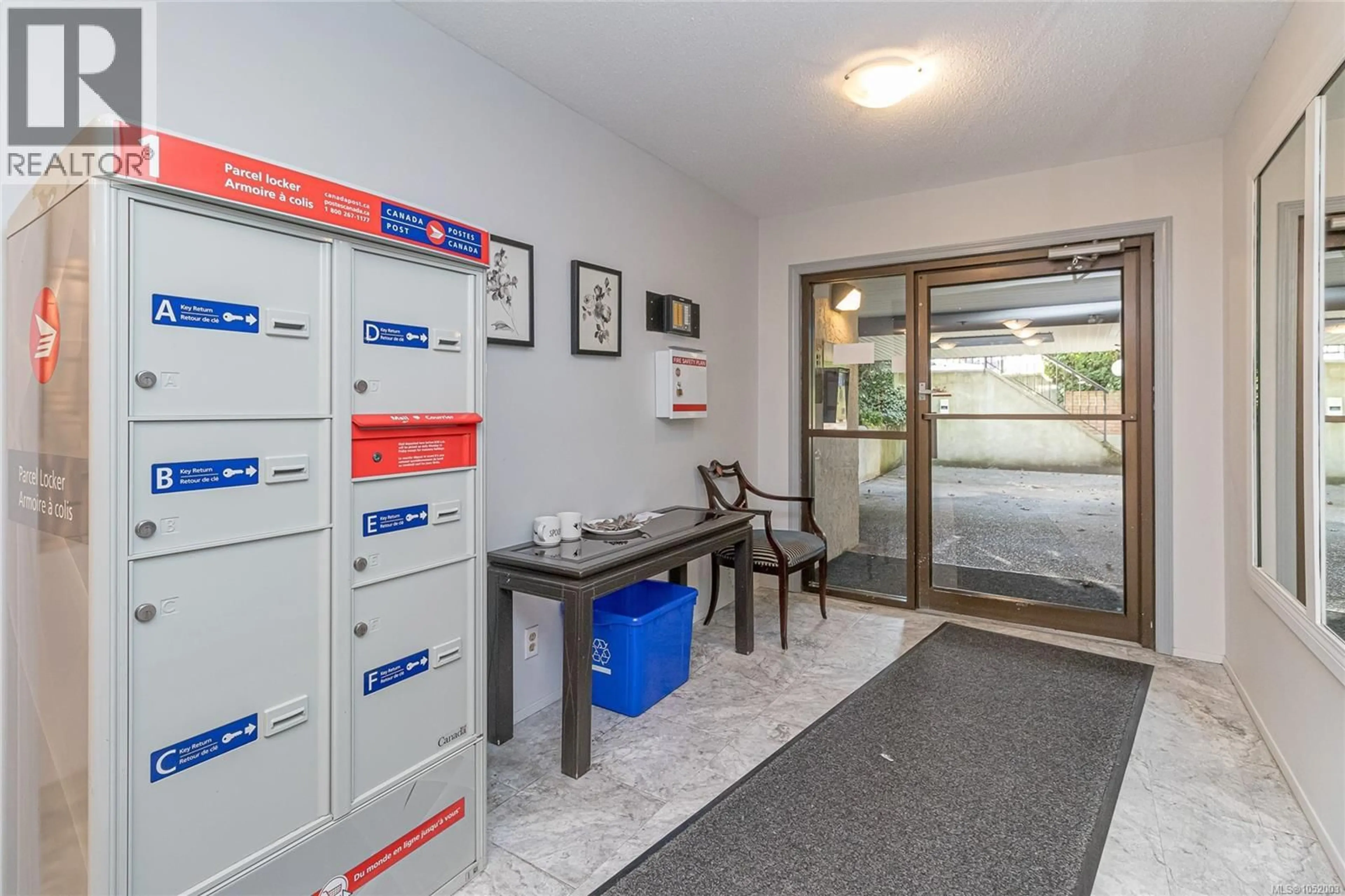 Indoor foyer for 411 - 1619 MORRISON STREET, Victoria British Columbia V8R5R8