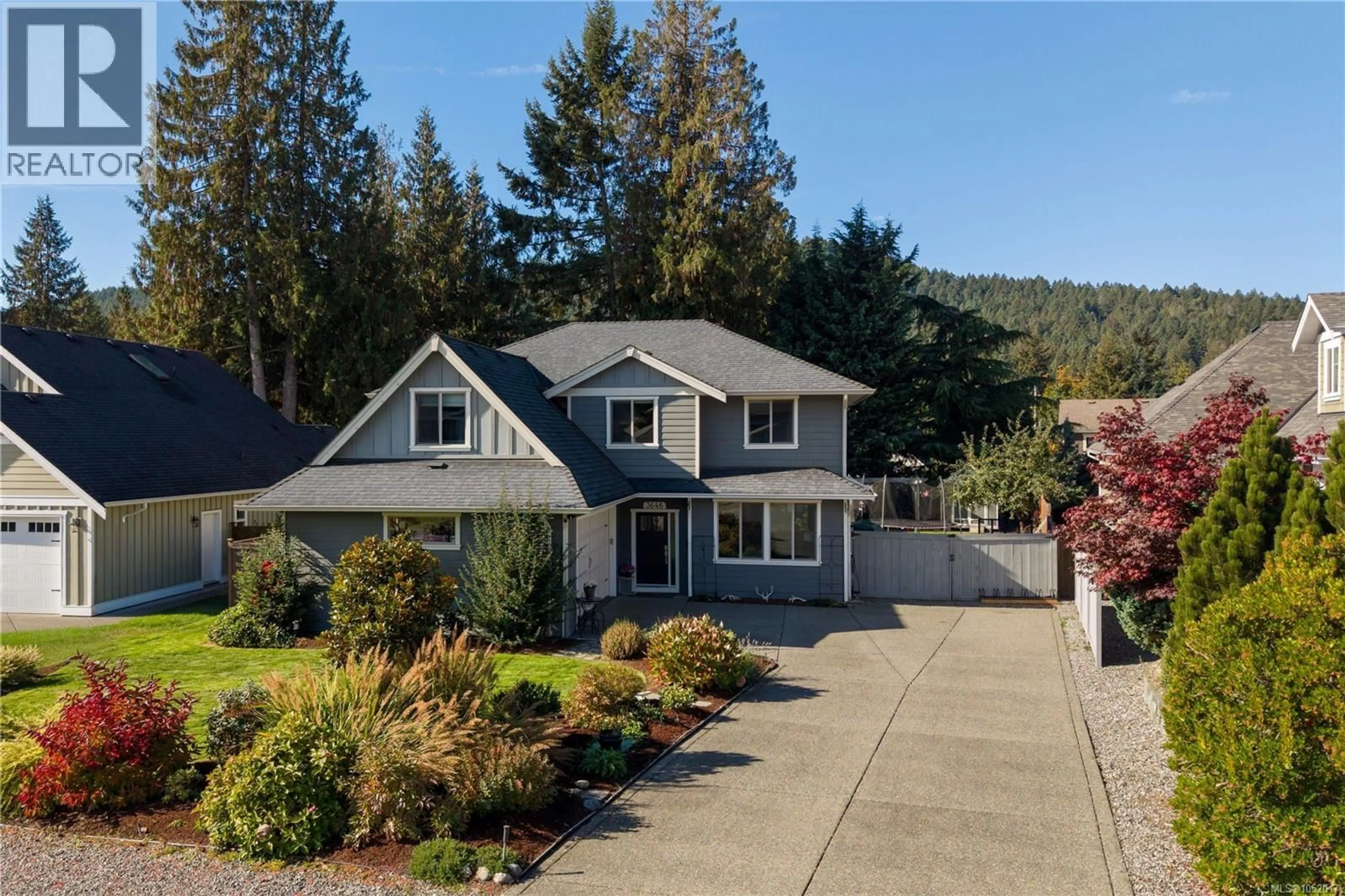 A pic from outside/outdoor area/front of a property/back of a property/a pic from drone, street for 3646 SOREN PLACE, Cobble Hill British Columbia V0R1L0