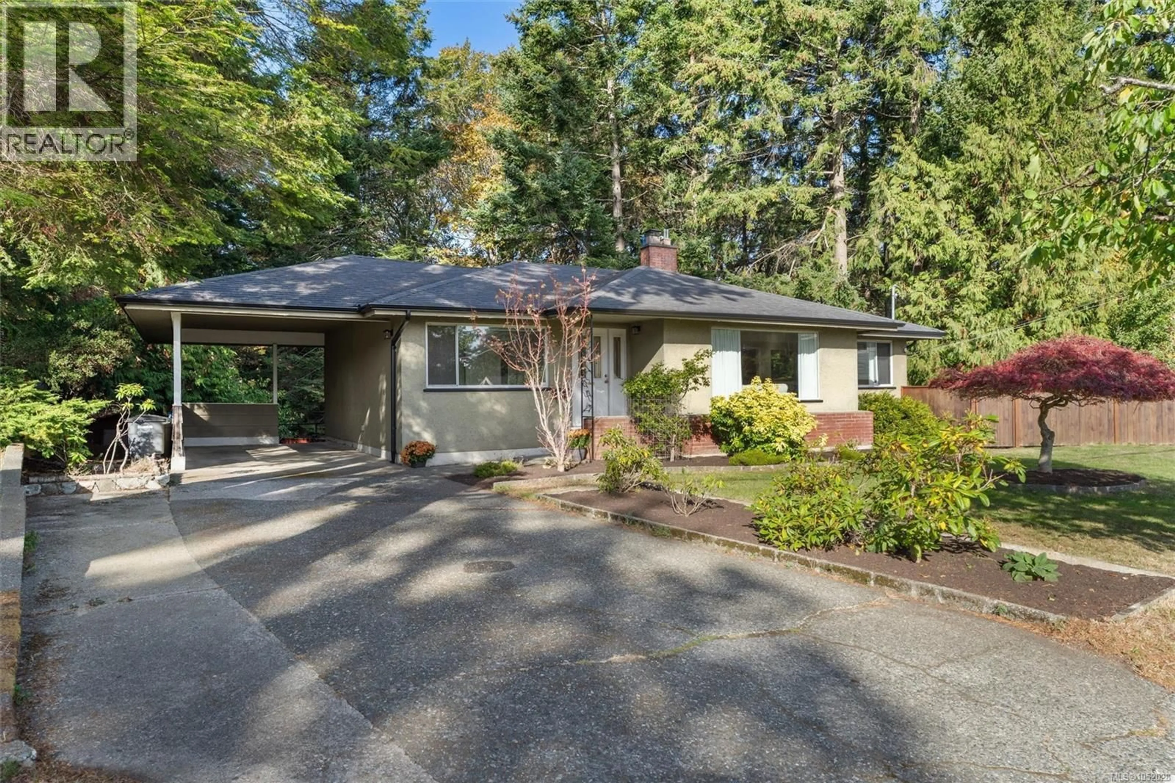 Unknown for 2104 WENMAN DRIVE, Saanich British Columbia V8N2S2
