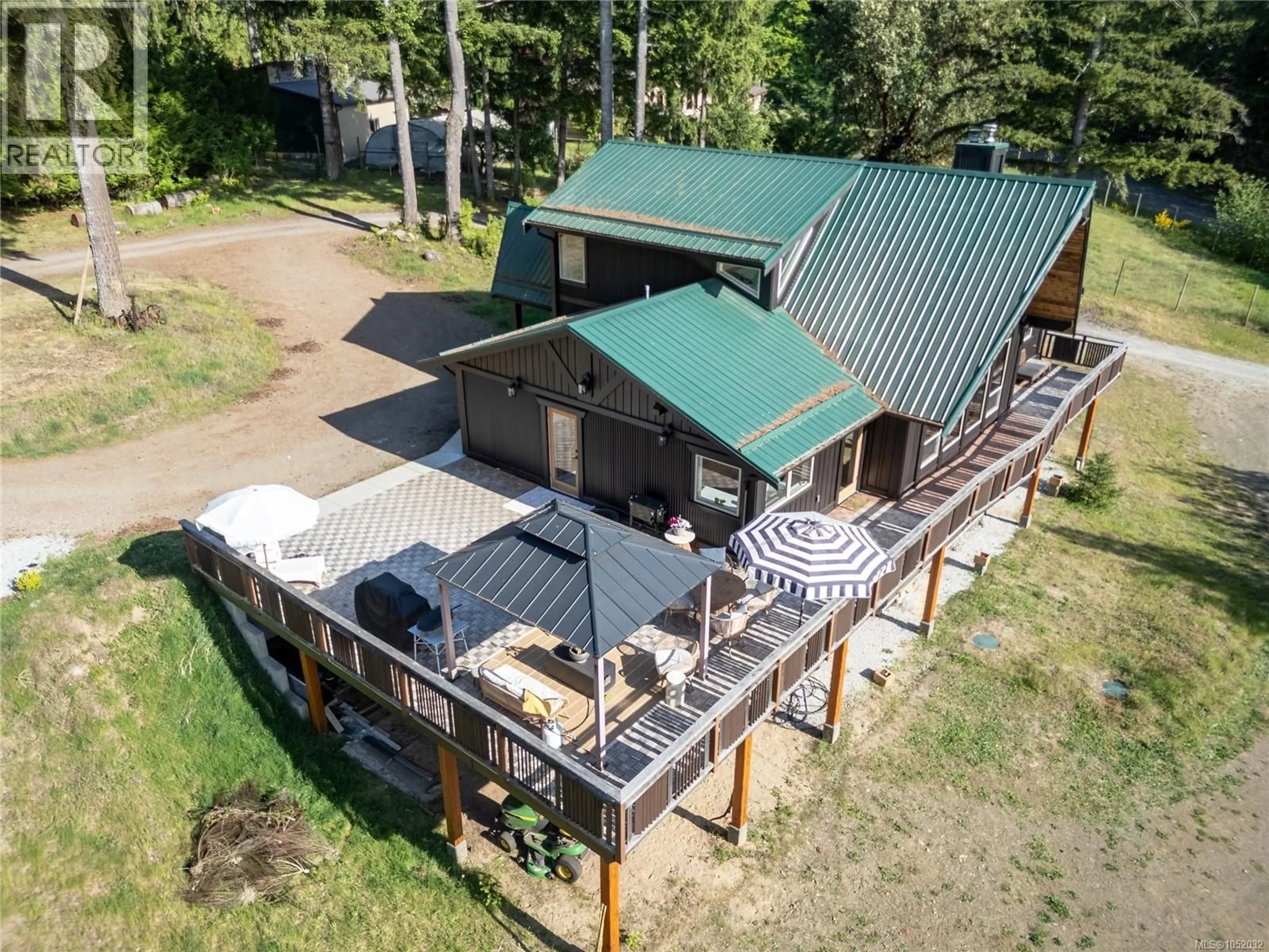 A pic from outside/outdoor area/front of a property/back of a property/a pic from drone, building for 2279/2281 CLARK ROAD, Courtenay British Columbia V9J1T1