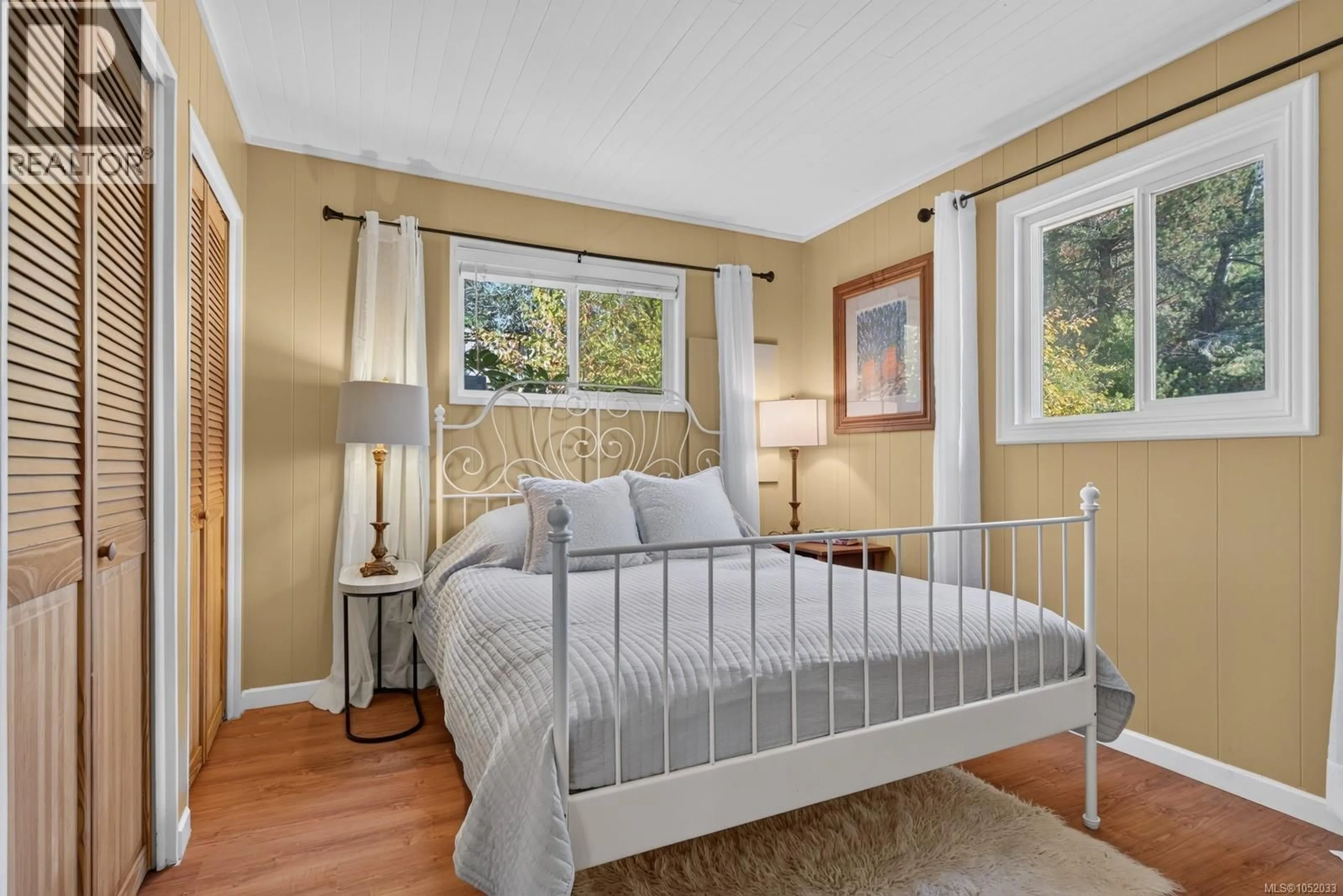 Bedroom with bed, unknown for 130 BOOTH CANAL ROAD, Salt Spring British Columbia V8K2N3