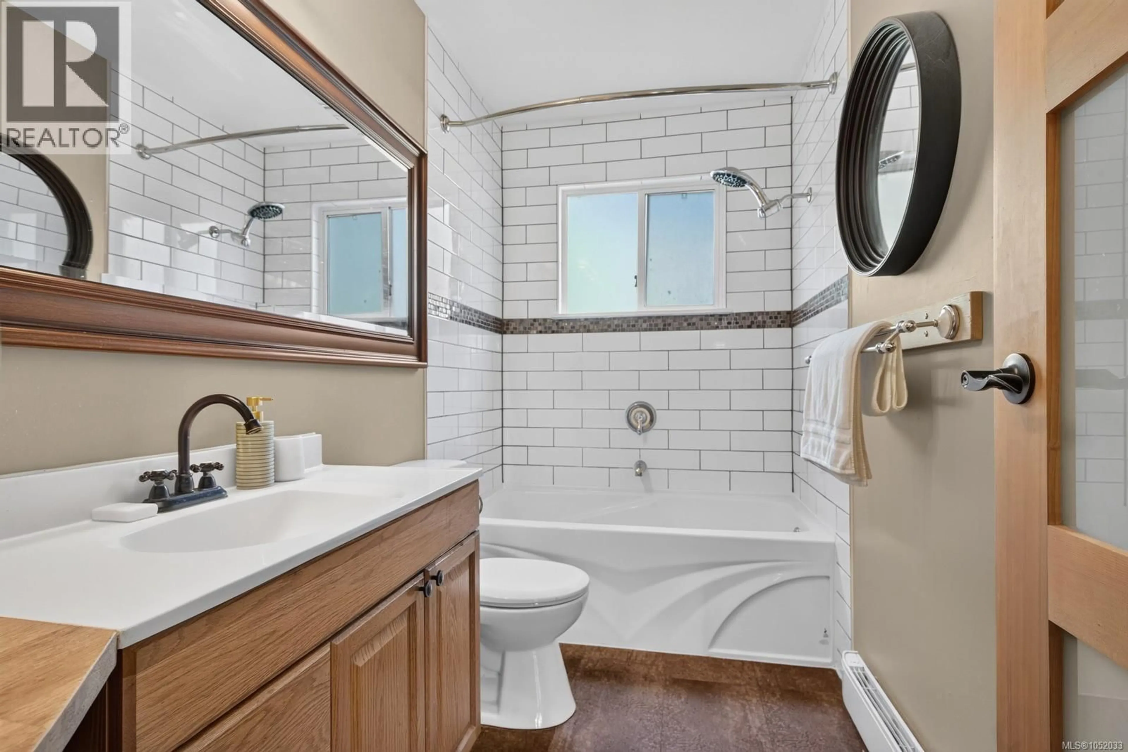 Standard bathroom, ceramic/tile floor for 130 BOOTH CANAL ROAD, Salt Spring British Columbia V8K2N3