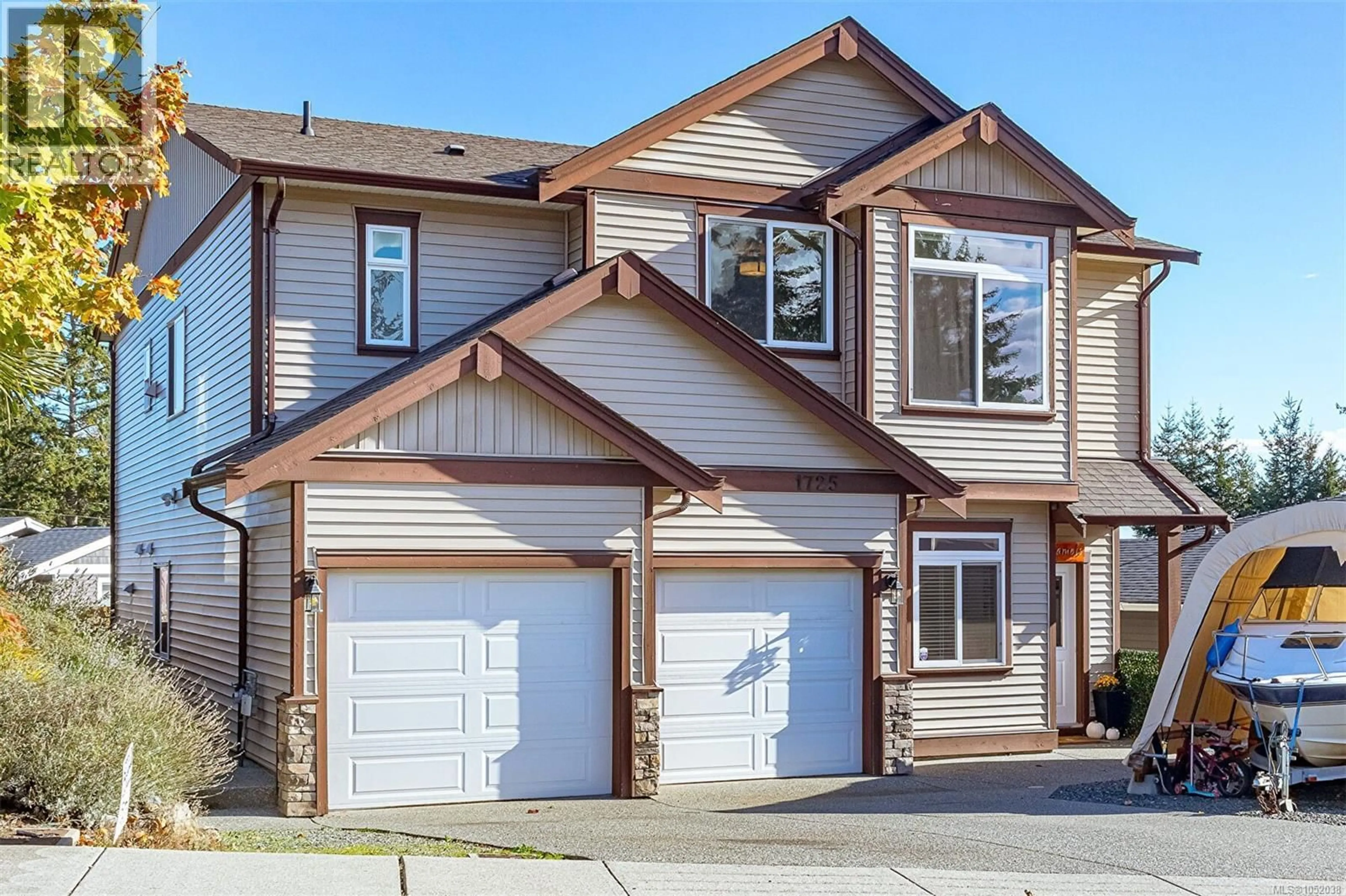 Home with vinyl exterior material, street for 1725 HARAMBE WAY, Nanaimo British Columbia V9X0B3
