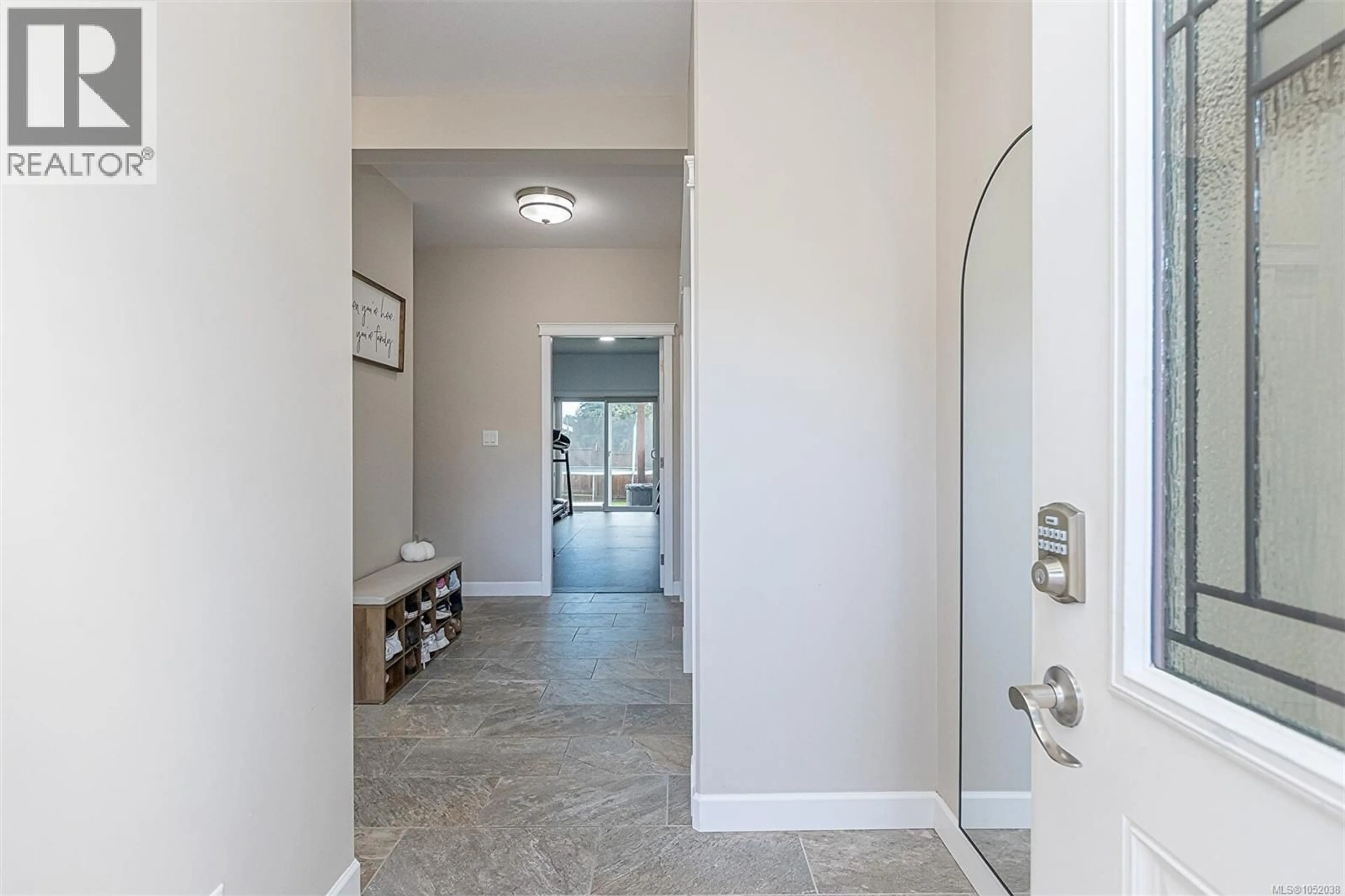 Indoor entryway for 1725 HARAMBE WAY, Nanaimo British Columbia V9X0B3