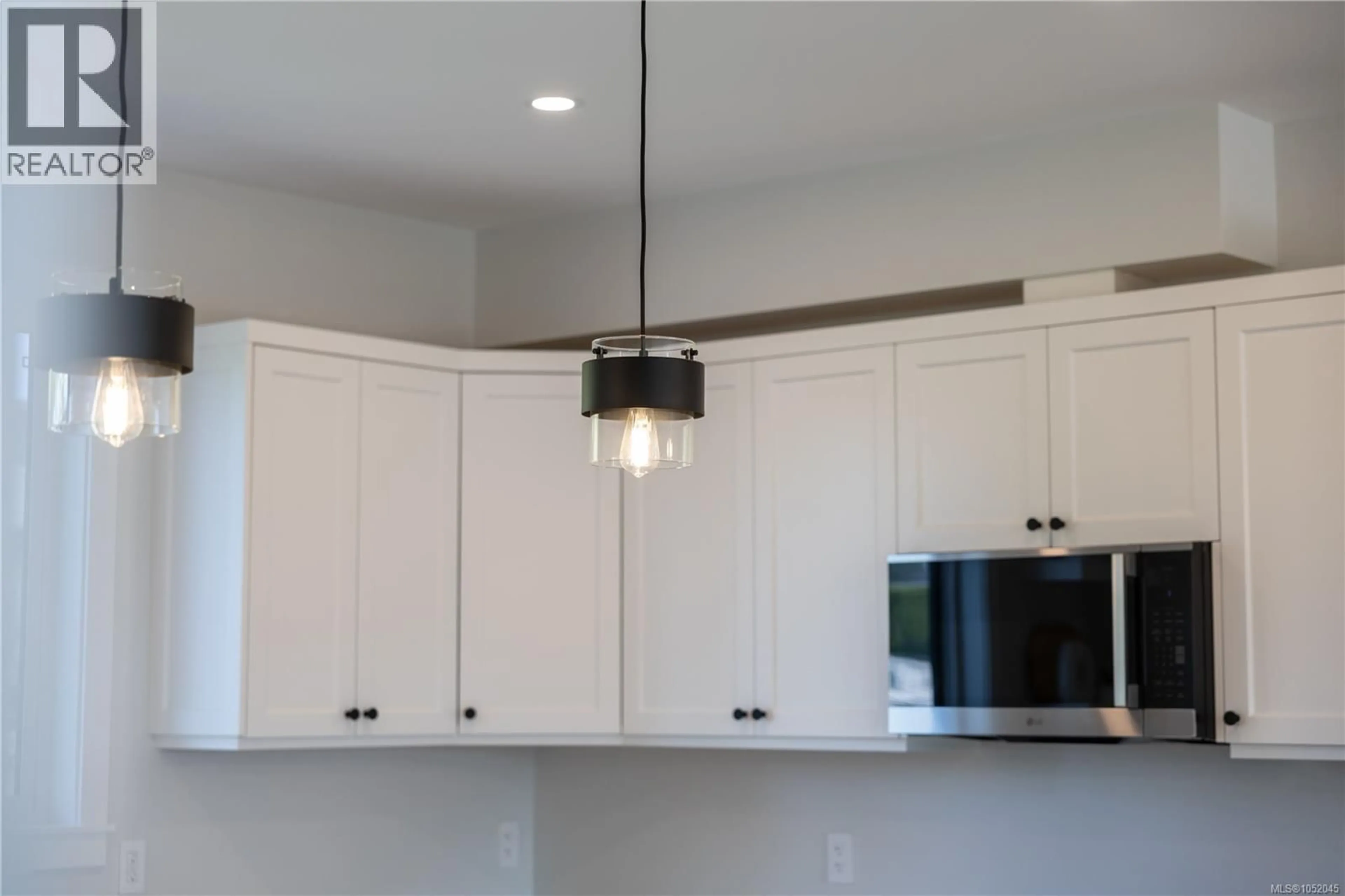 Open concept kitchen, unknown for 2016A GALERNO ROAD, Campbell River British Columbia V9W0A2