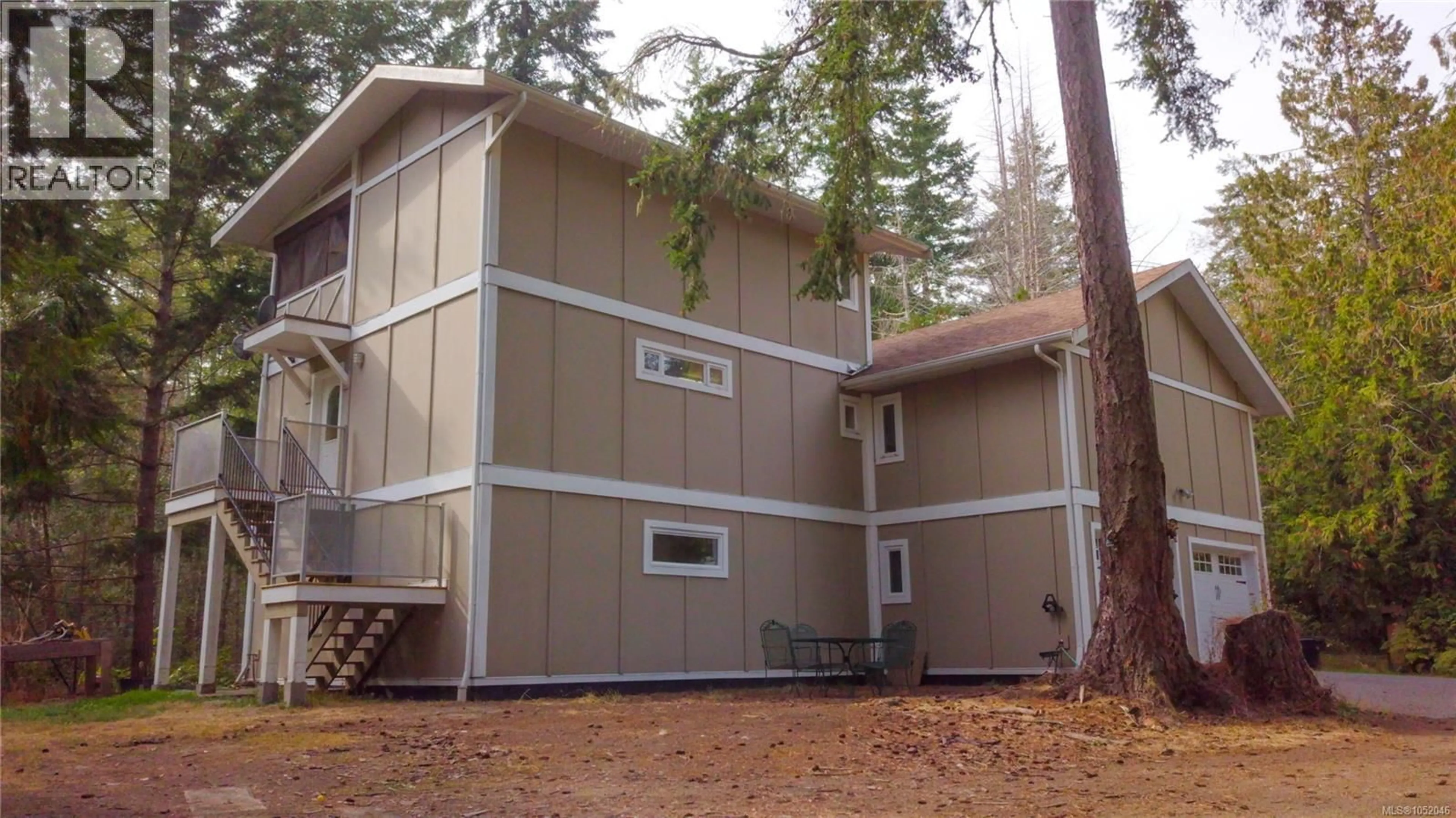 Home with vinyl exterior material, building for 9891 SPALDING ROAD, Pender Island British Columbia V0N2M3
