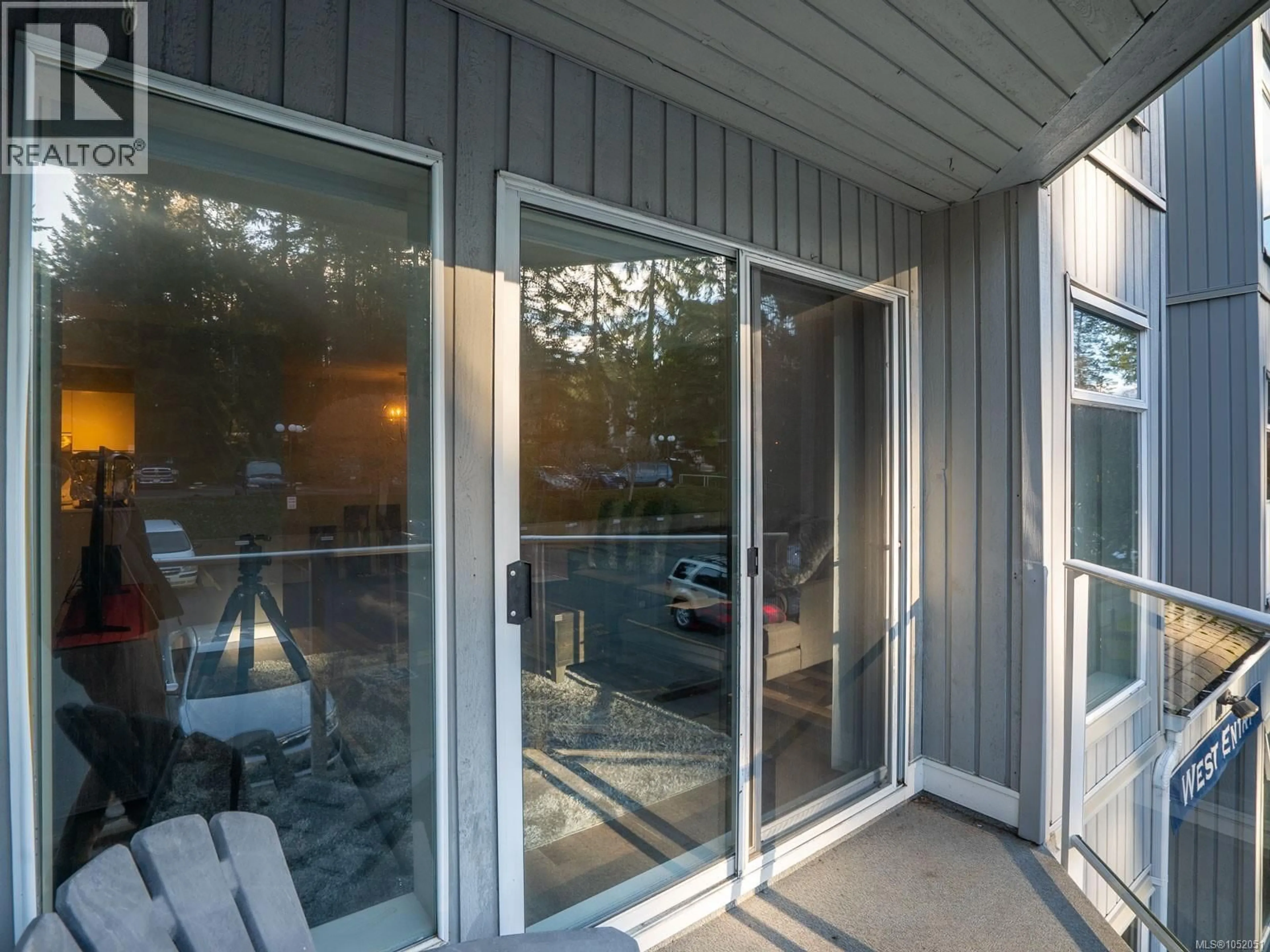 Patio, street for 508 - 2562 DEPARTURE BAY ROAD, Nanaimo British Columbia V9S5P1