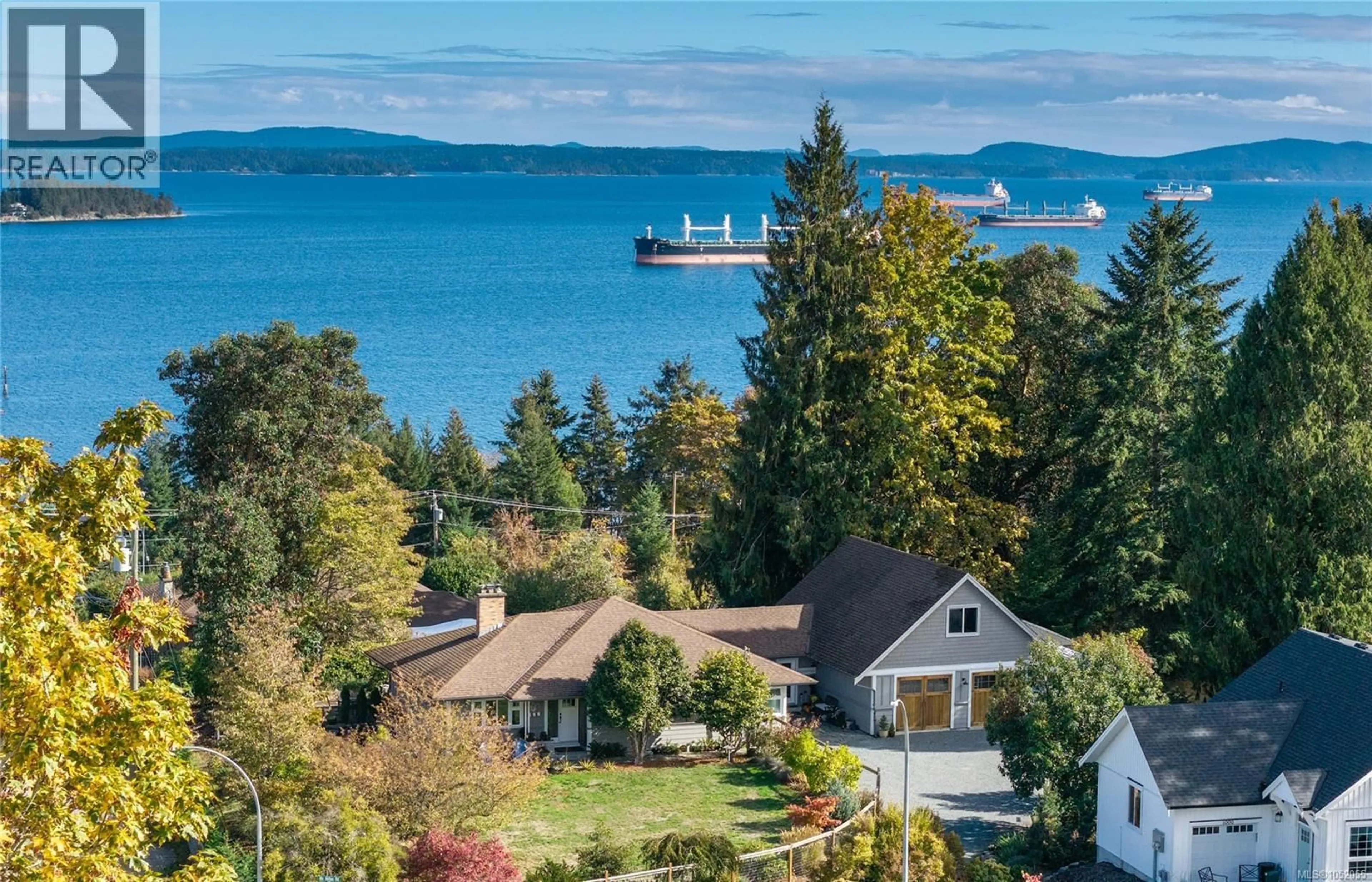 A pic from outside/outdoor area/front of a property/back of a property/a pic from drone, water/lake/river/ocean view for 117 CLARKE ROAD, Ladysmith British Columbia V9G1T6