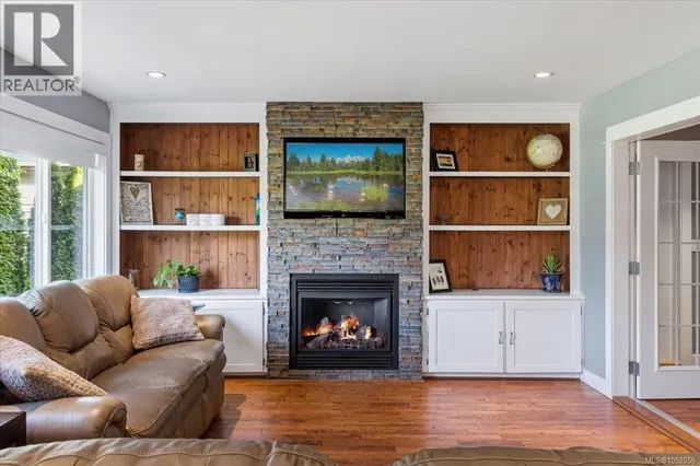 558 JOHNSTONE ROAD, French Creek 3