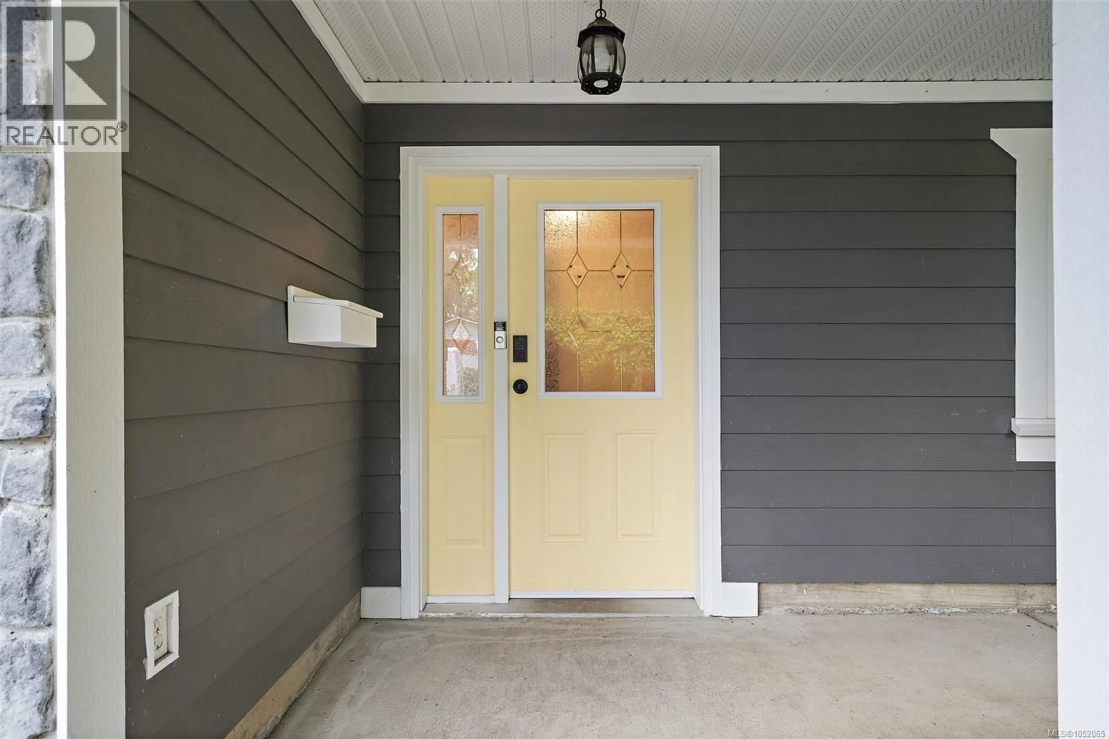 Indoor entryway for 2421 TANNER ROAD, Central Saanich British Columbia V8Z6K4