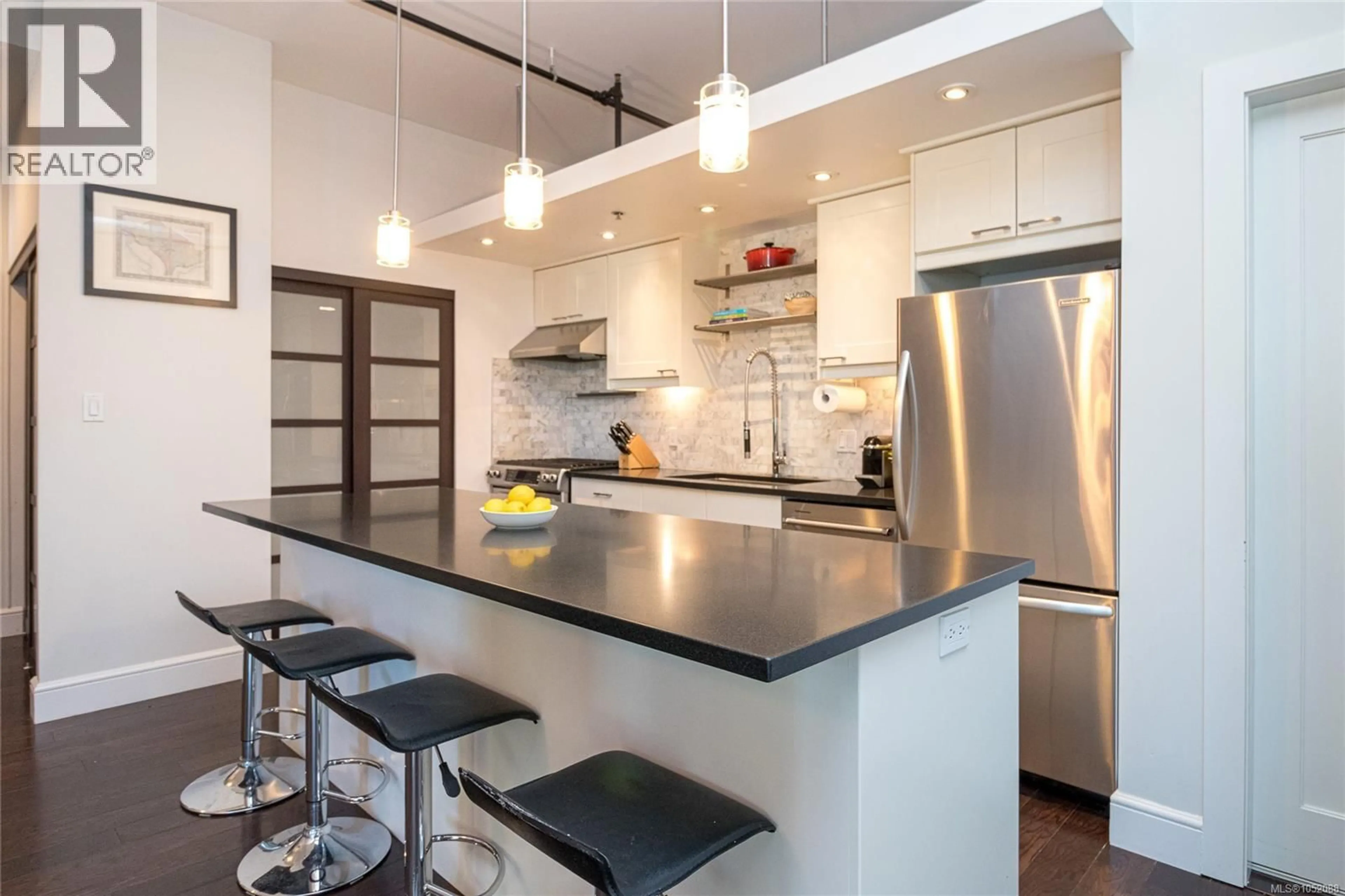 Contemporary kitchen, unknown for 213 - 455 SITKUM ROAD, Victoria British Columbia V9A7N9