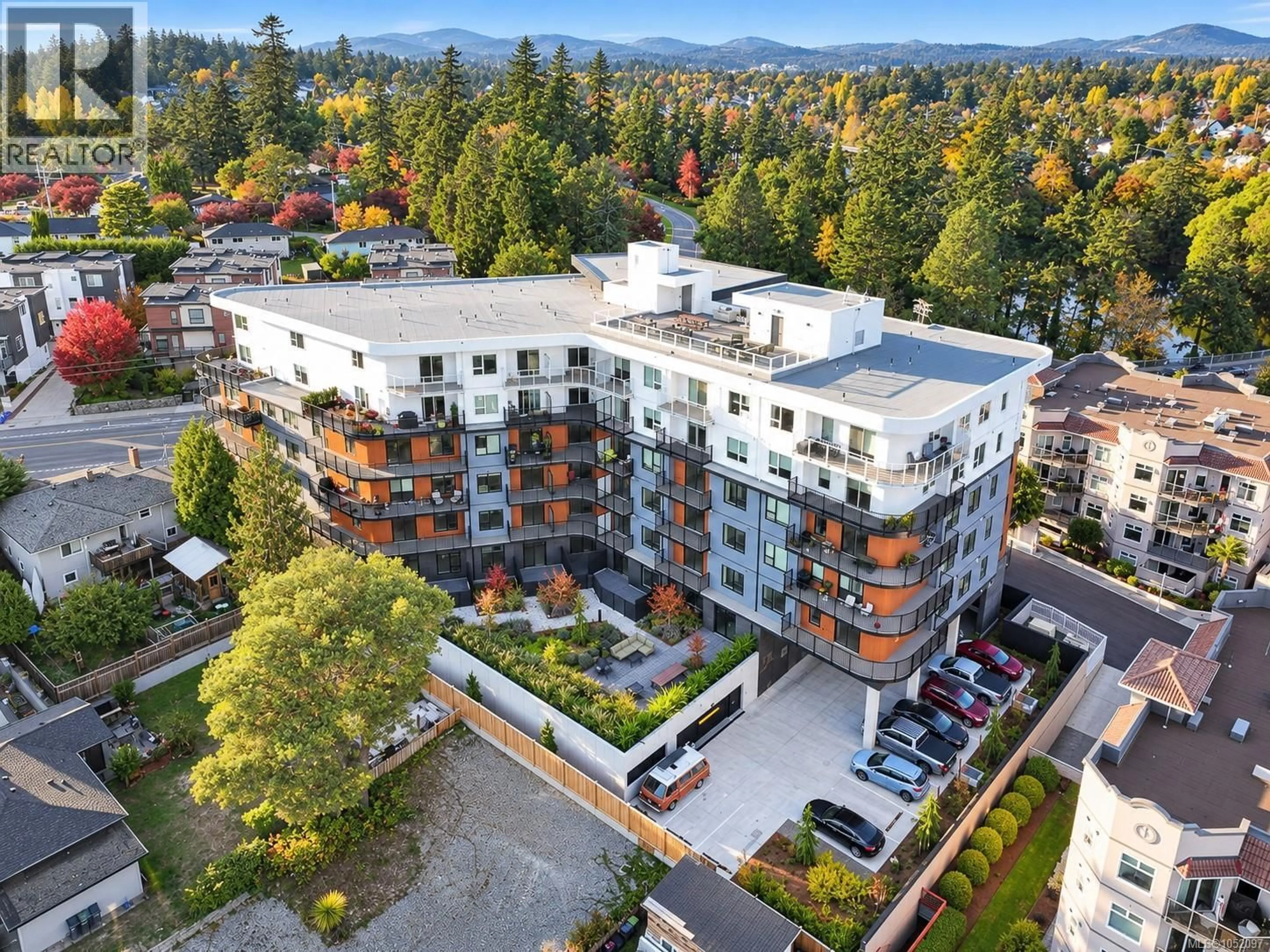 A pic from outside/outdoor area/front of a property/back of a property/a pic from drone, unknown for 609 - 1075 TILLICUM ROAD, Esquimalt British Columbia V9A2A4