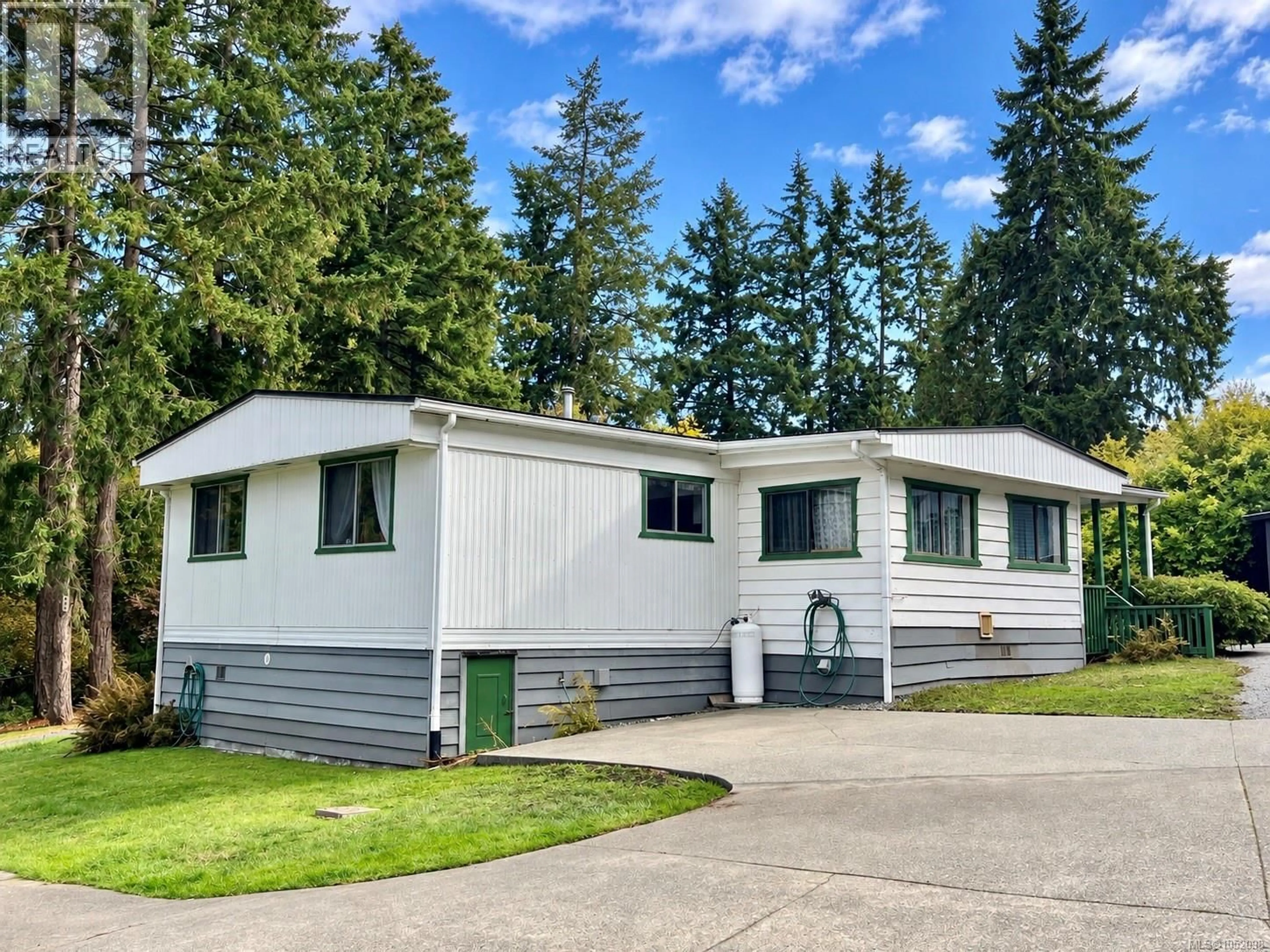 Home with vinyl exterior material, street for 6 - 4544 LANES ROAD, Cowichan Bay British Columbia V0R1N2