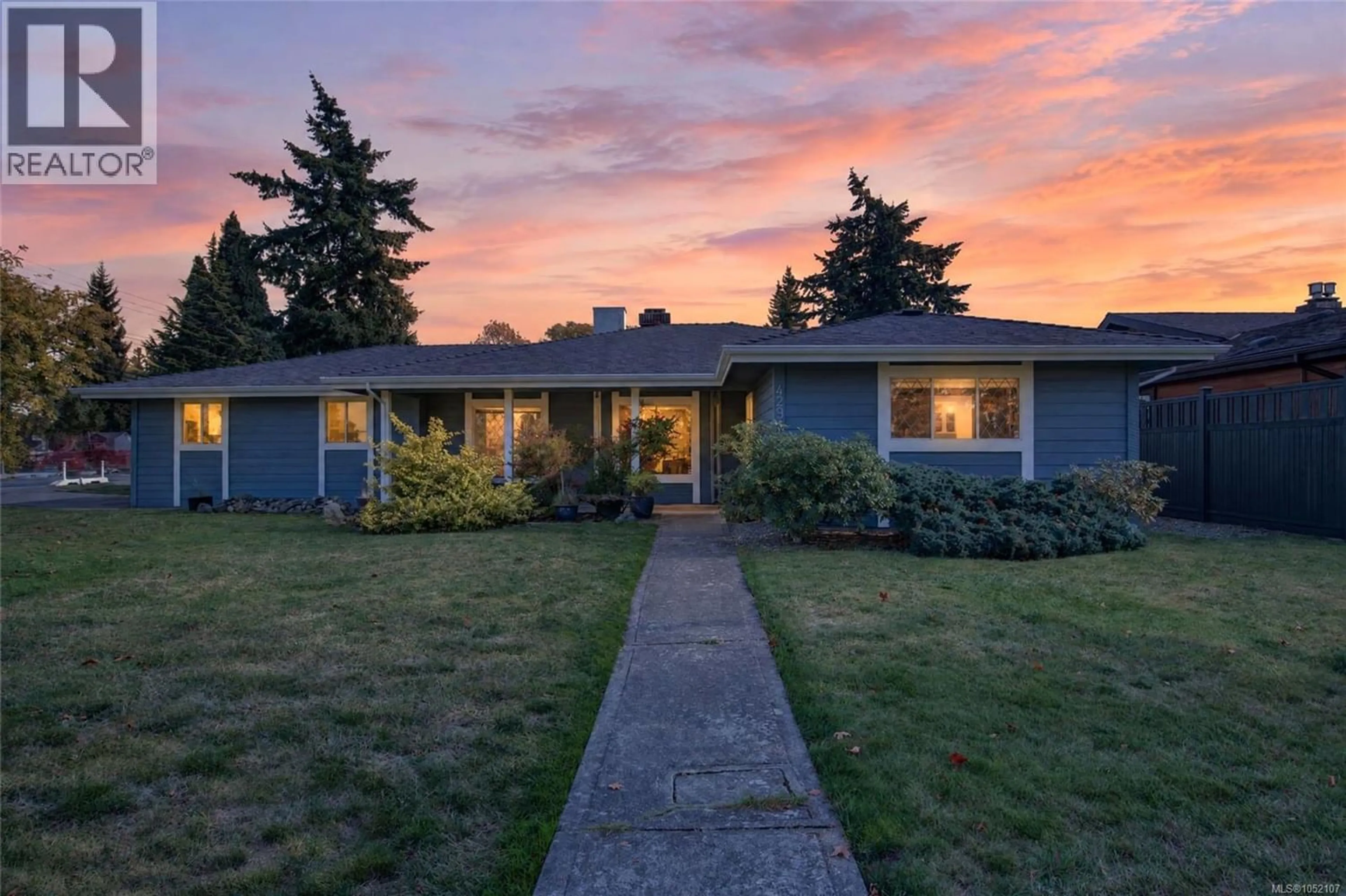 Unknown for 4291 BURBANK CRESCENT, Saanich British Columbia V8Z6T4