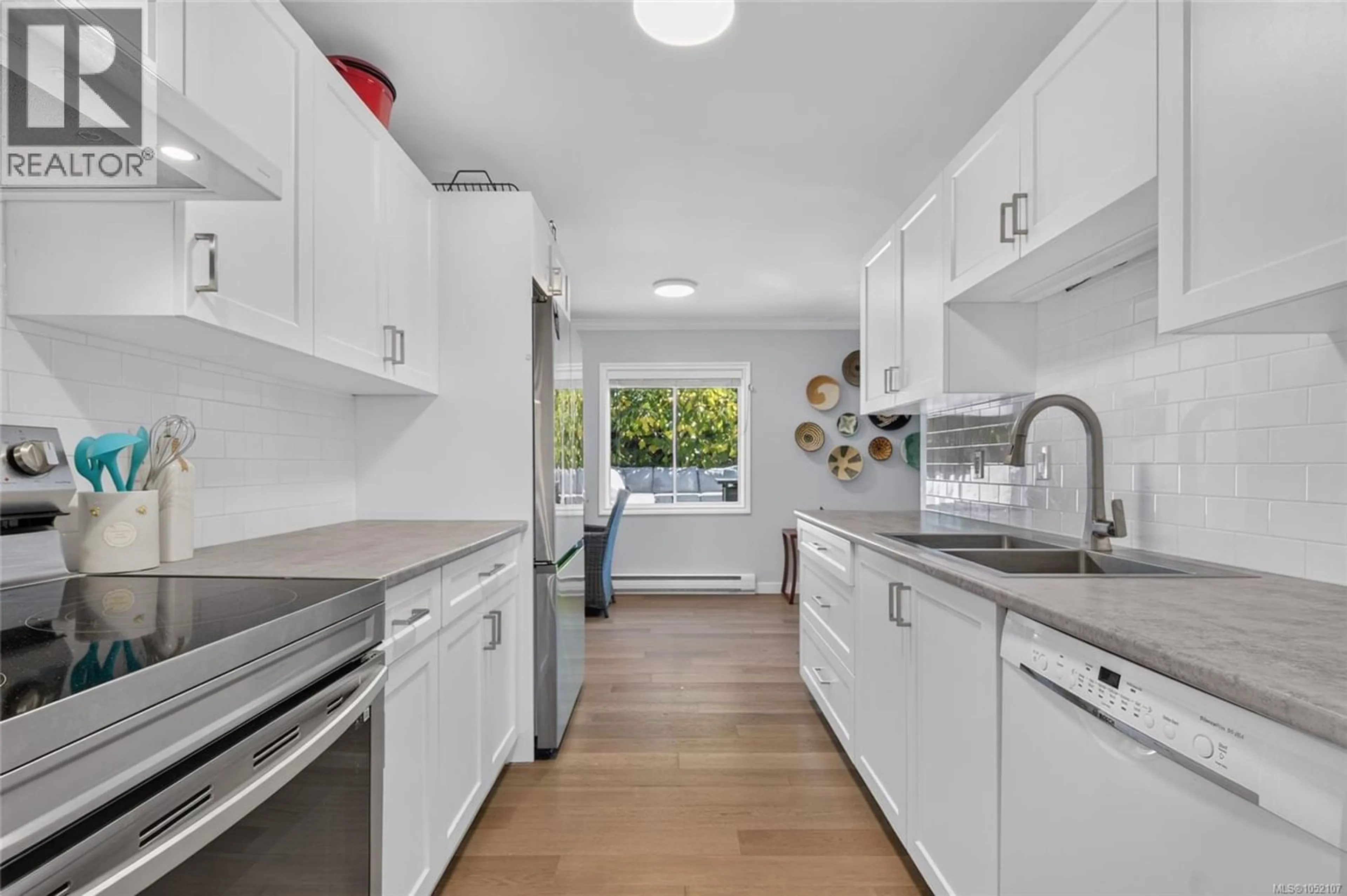 Unknown for 4291 BURBANK CRESCENT, Saanich British Columbia V8Z6T4