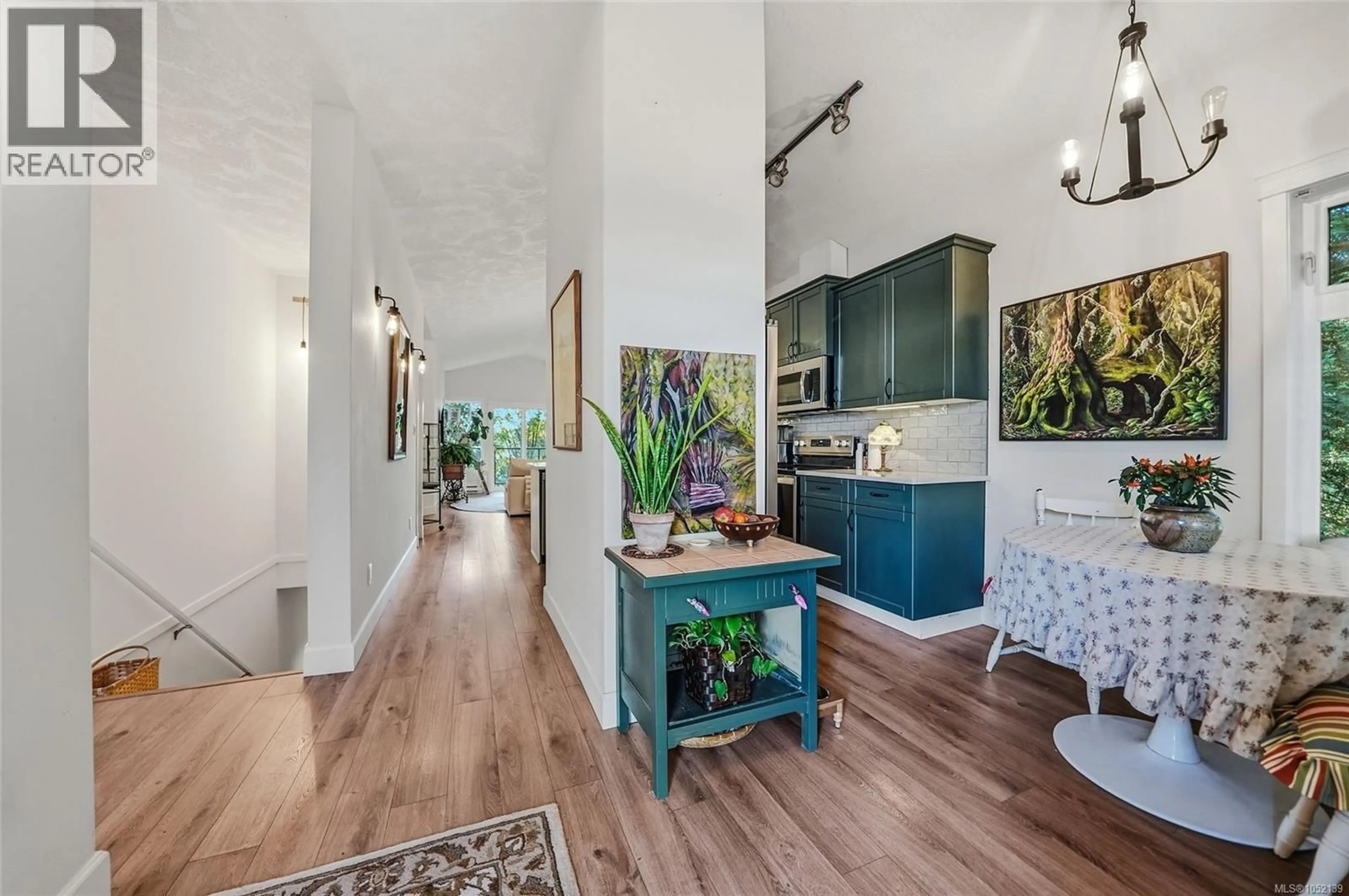 Indoor entryway for 213 - 930 BRAIDWOOD ROAD, Courtenay British Columbia V9N3R9