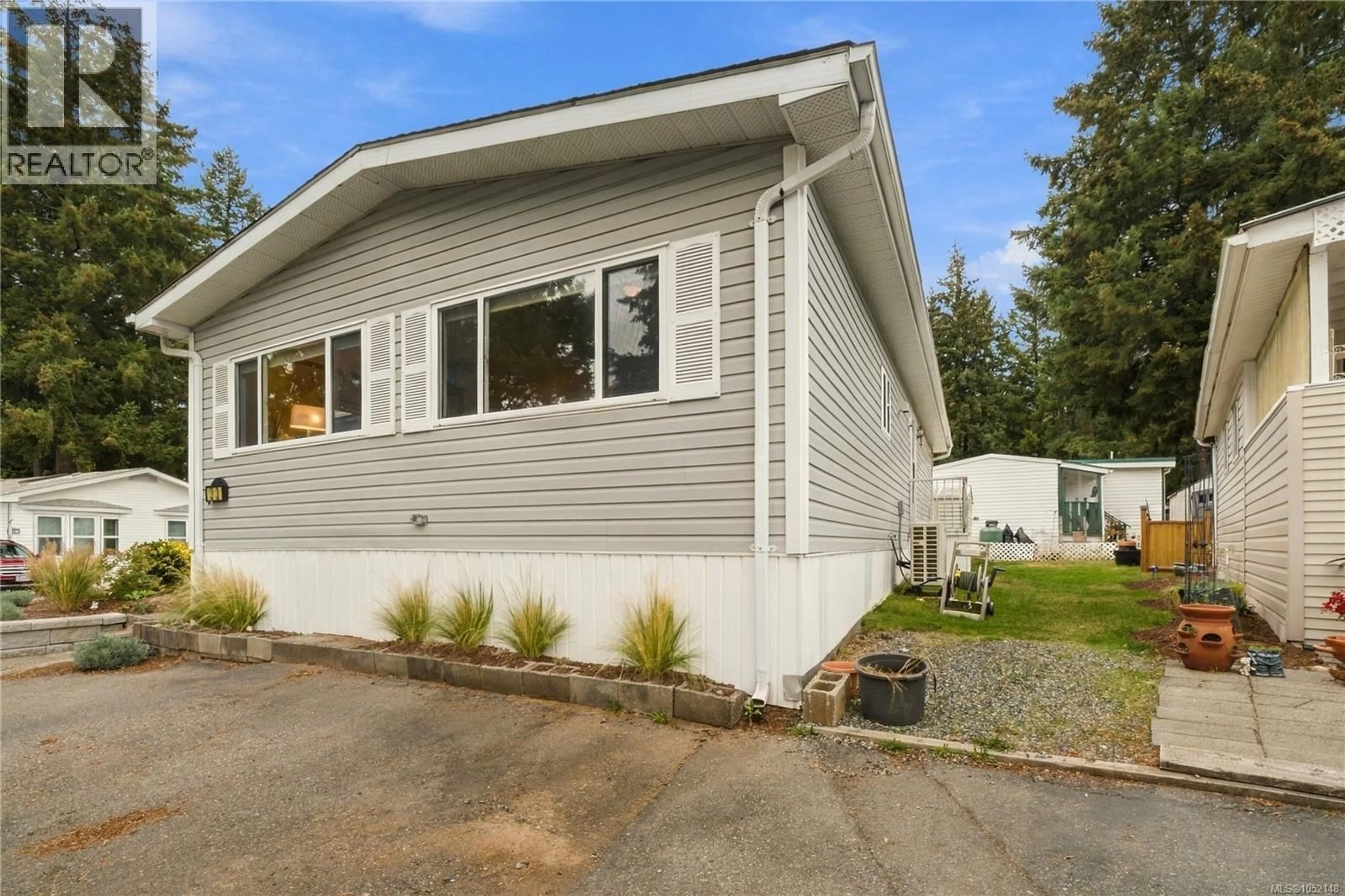 Home with vinyl exterior material, street for 33 - 5854 TURNER ROAD, Nanaimo British Columbia V9T2N6