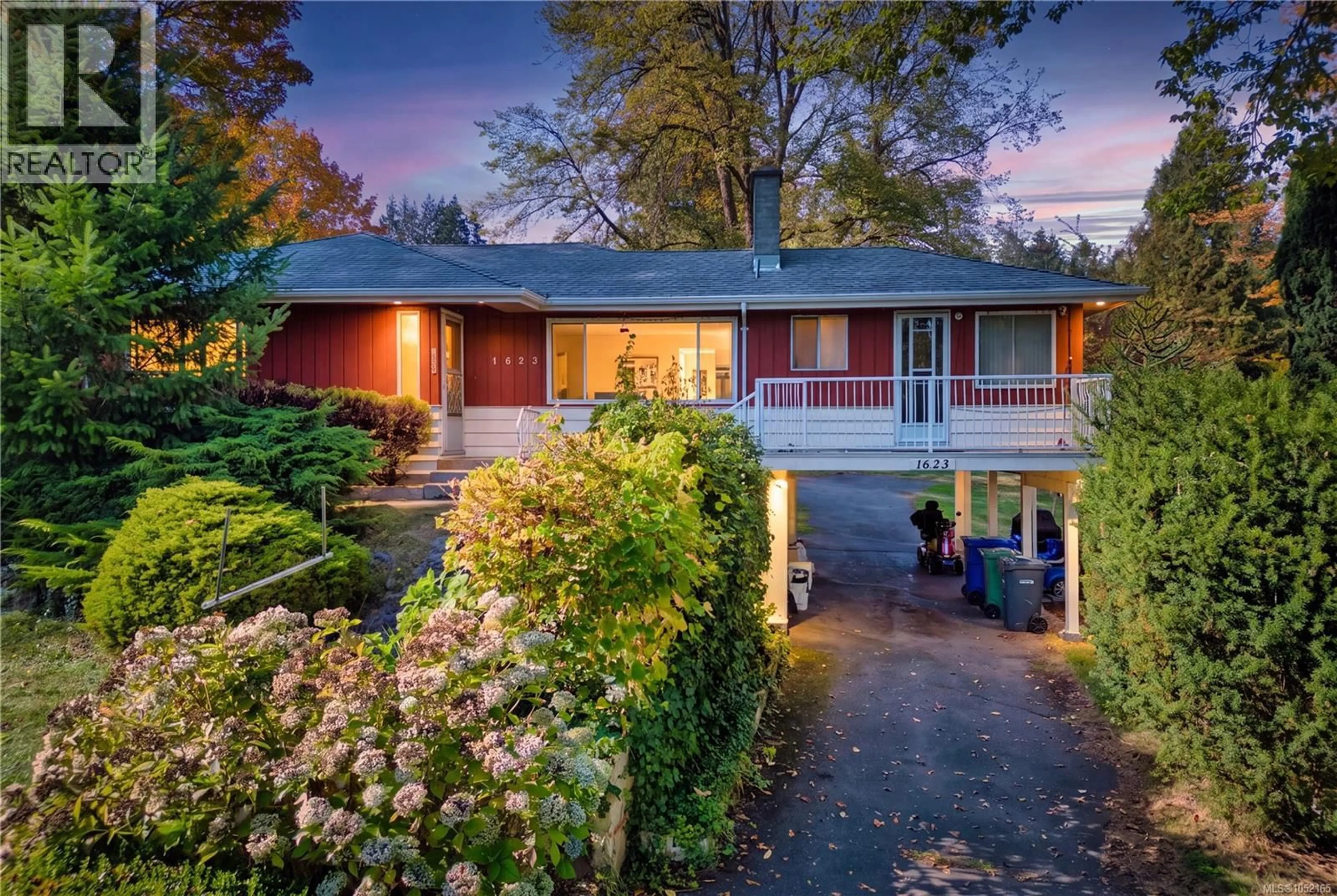 A pic from outside/outdoor area/front of a property/back of a property/a pic from drone, street for 1623 EXTENSION ROAD, Nanaimo British Columbia V9X1A6