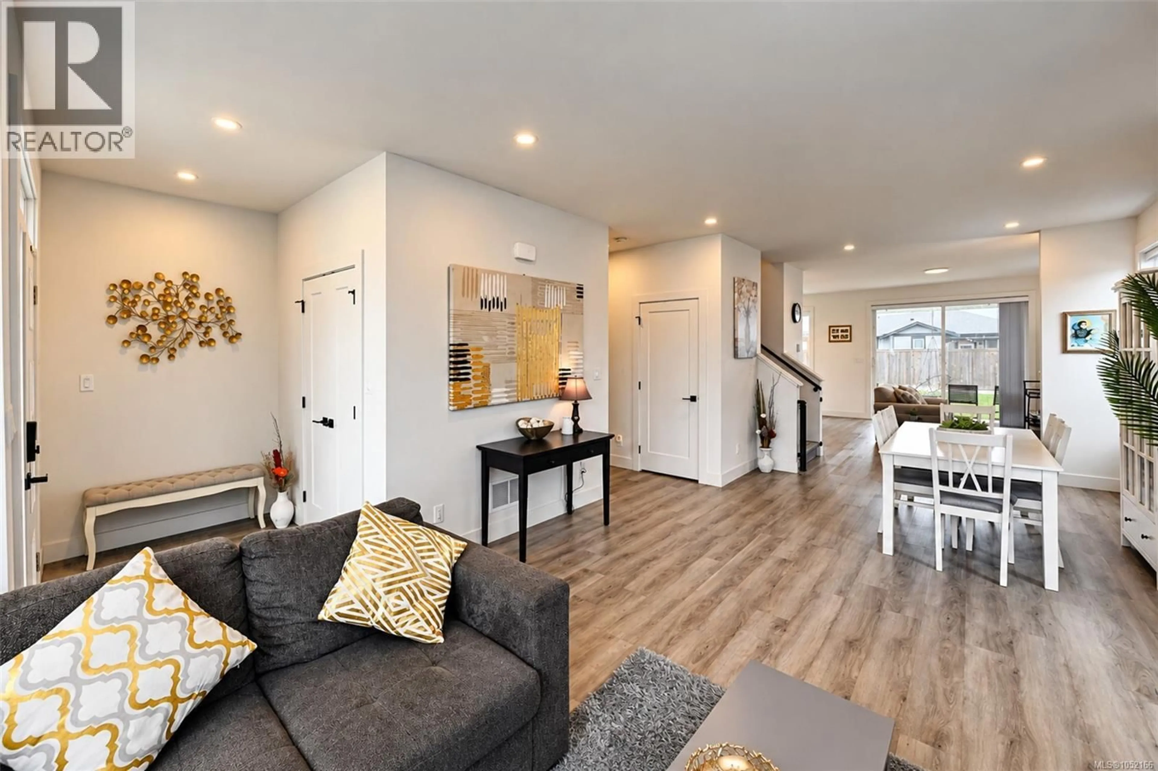 Living room with furniture, unknown for 3365 SKINNER ROAD, Duncan British Columbia V9L4V4
